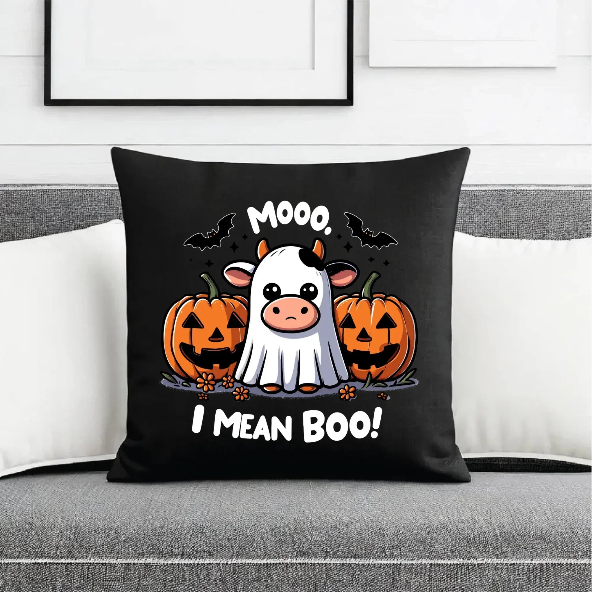 Poduszka dekoracyjna na Halloween - Mooo I mean Boo! - z dynią i duchem HL14 - StoryCups.pl