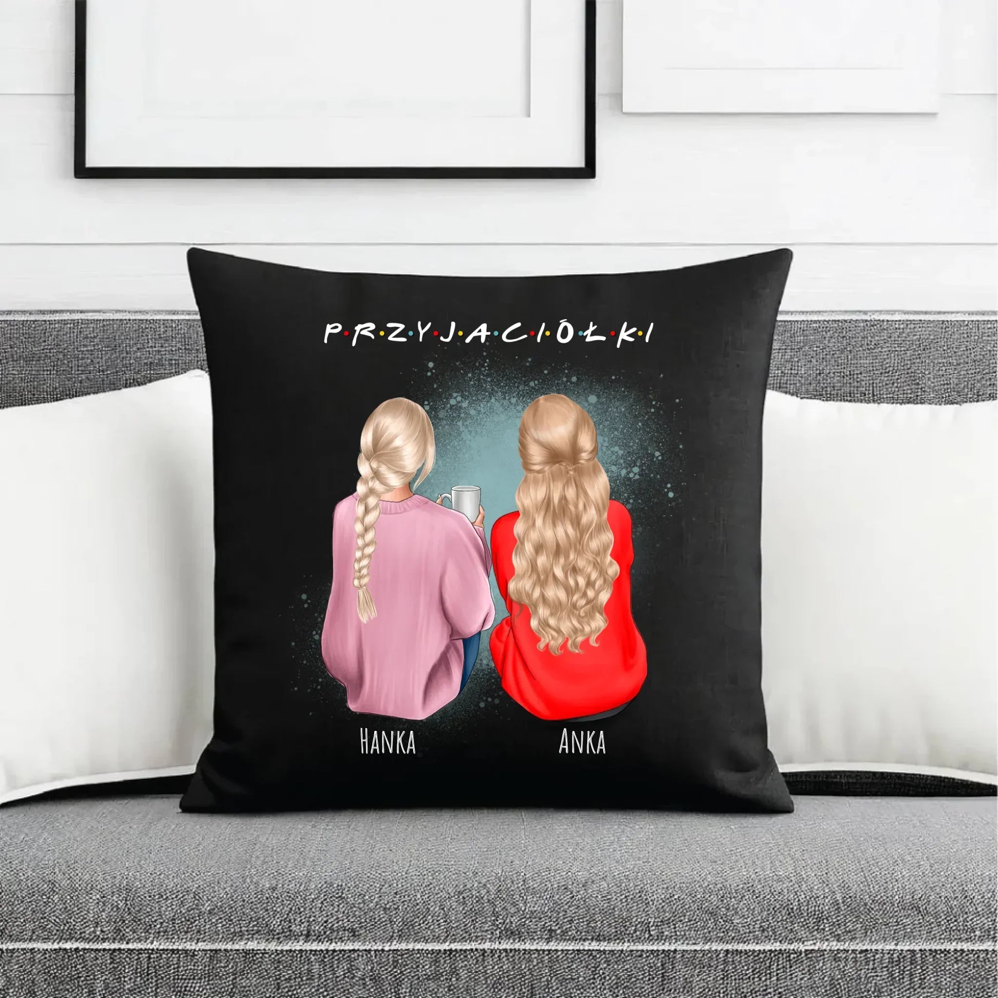 Poduszka dekoracyjna - prezent dla przyjaciółki - personalizowane postacie 2-4 osoby PR02 - StoryCups.pl