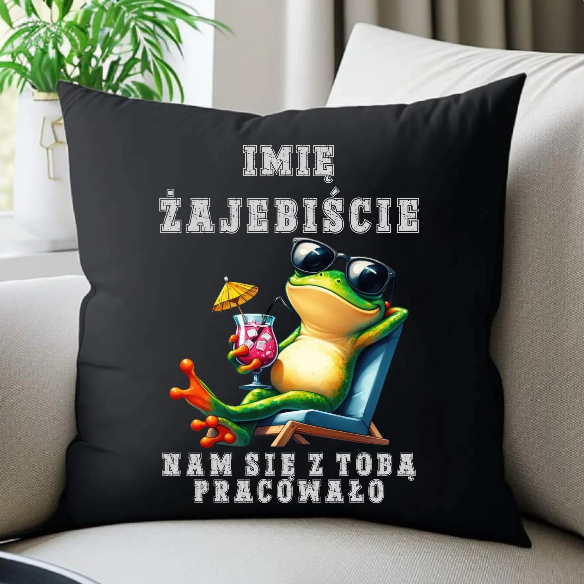 Poduszka dekoracyjna na odejście z pracy - Żajebiście nam się z Tobą pracowało - personalizowana OP09 - StoryCups.pl