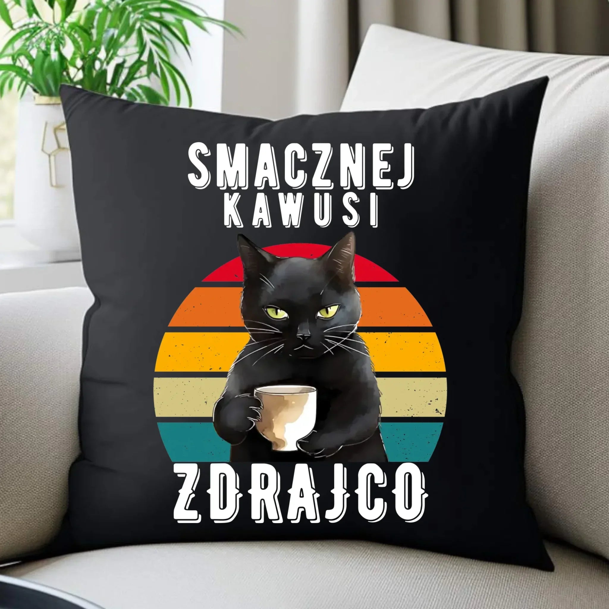 Poduszka dekoracyjna na odejście z pracy - Smacznej kawusi zdrajco OP03 - StoryCups.pl