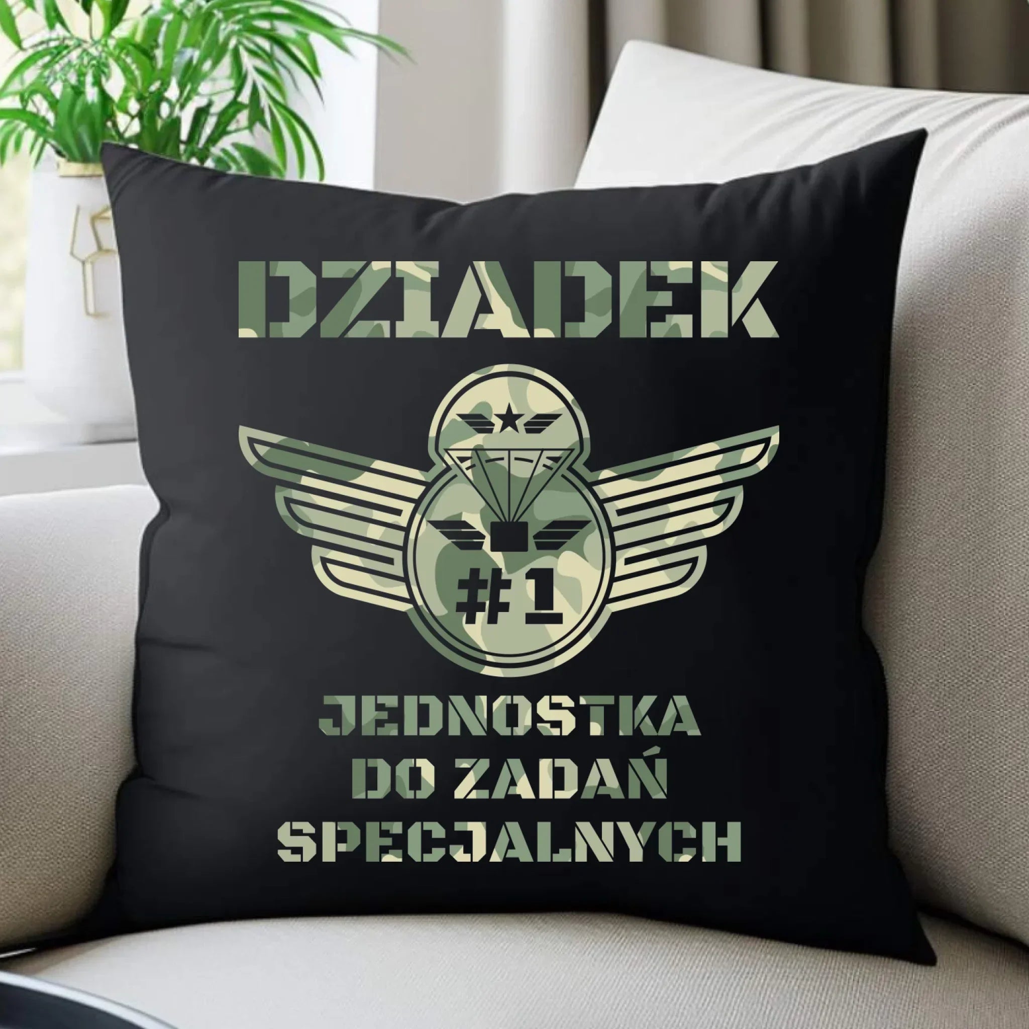 Poduszka dekoracyjna dla dziadka - Dziadek jednostka do zadań specjalnych D31 - StoryCups.pl