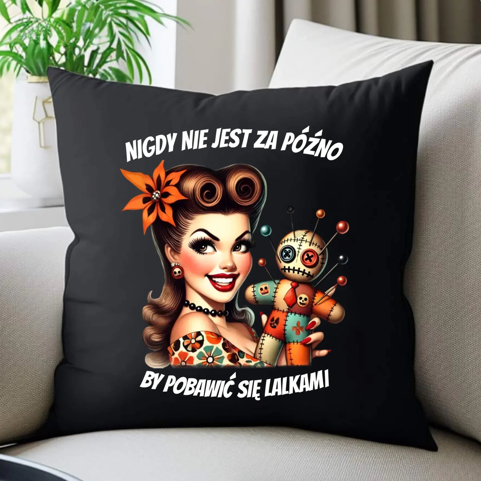 Poduszka dekoracyjna dla niej - Laleczka Voodoo retro DZ21 - StoryCups.pl