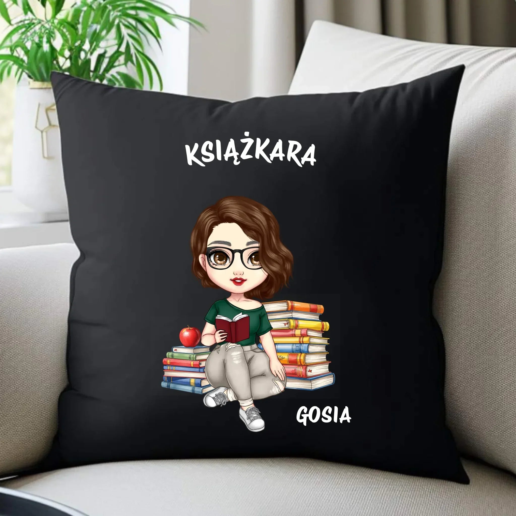 Poduszka dekoracyjna - Książkara - Prezent dla miłośniczki czytania książek - personalizowana DZ03 - StoryCups.pl