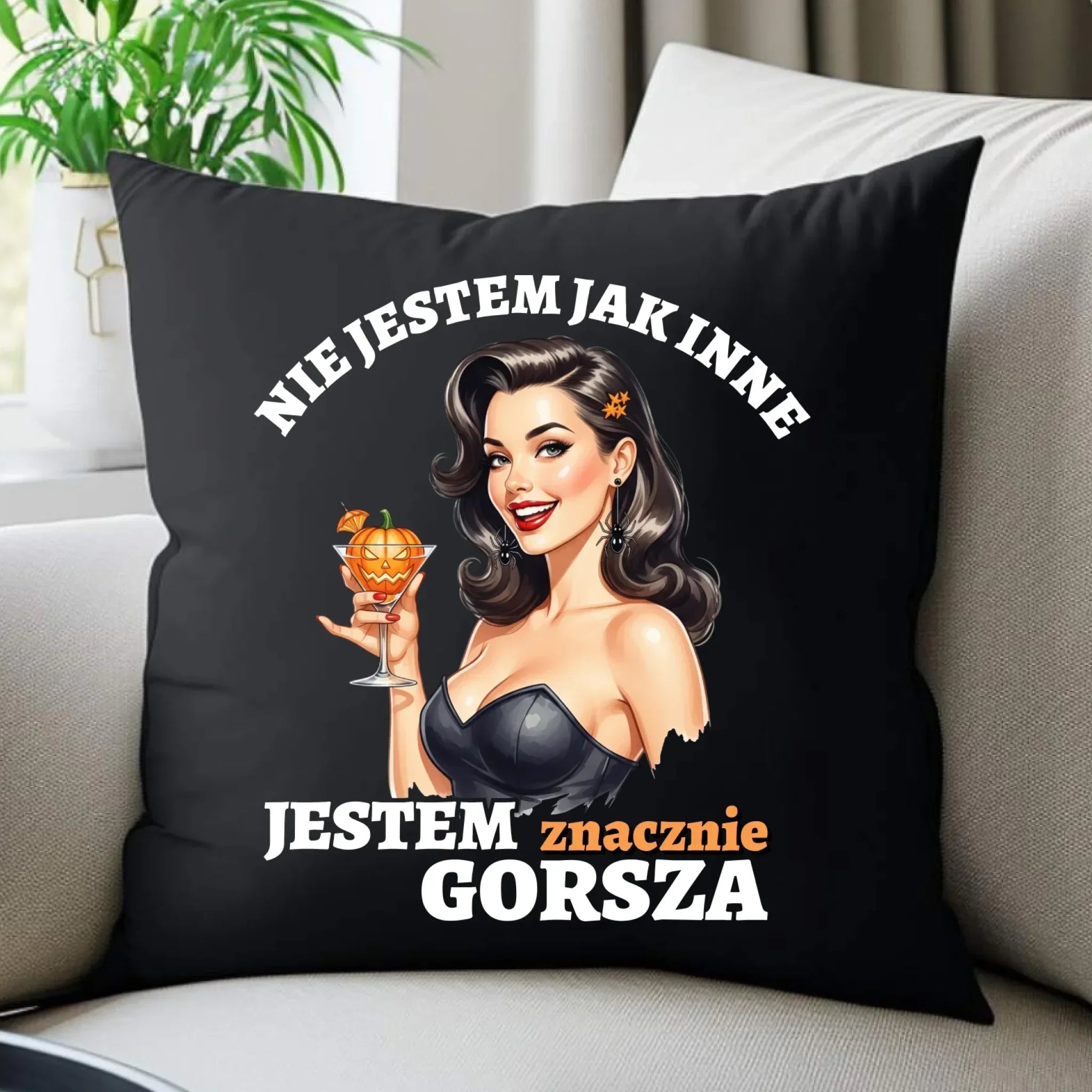Poduszka dekoracyjna halloweenowa - Nie jestem jak inne HL24 - StoryCups.pl