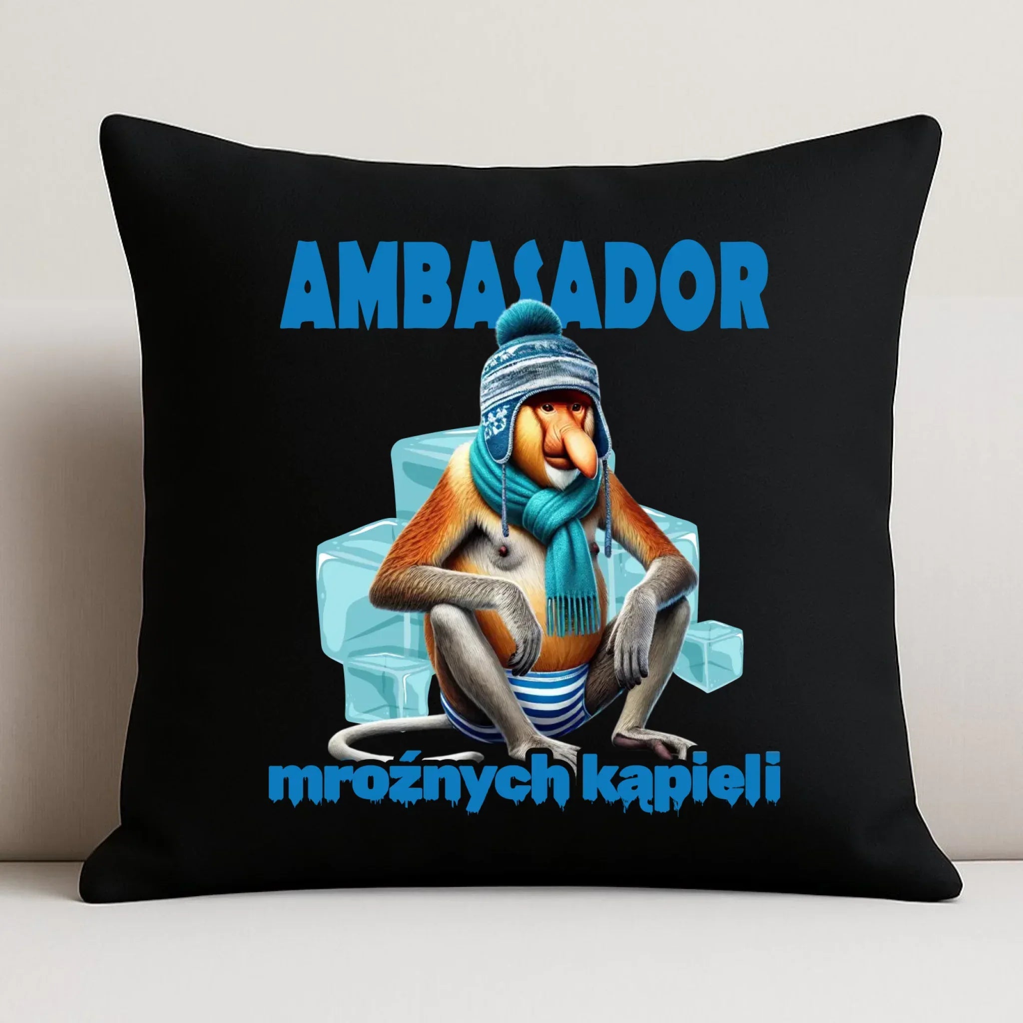 Poduszka dekoracyjna - prezent dla morsa - Janusz Nosacz Mors - Ambasador mroźnych kąpieli HM03 - StoryCups.pl