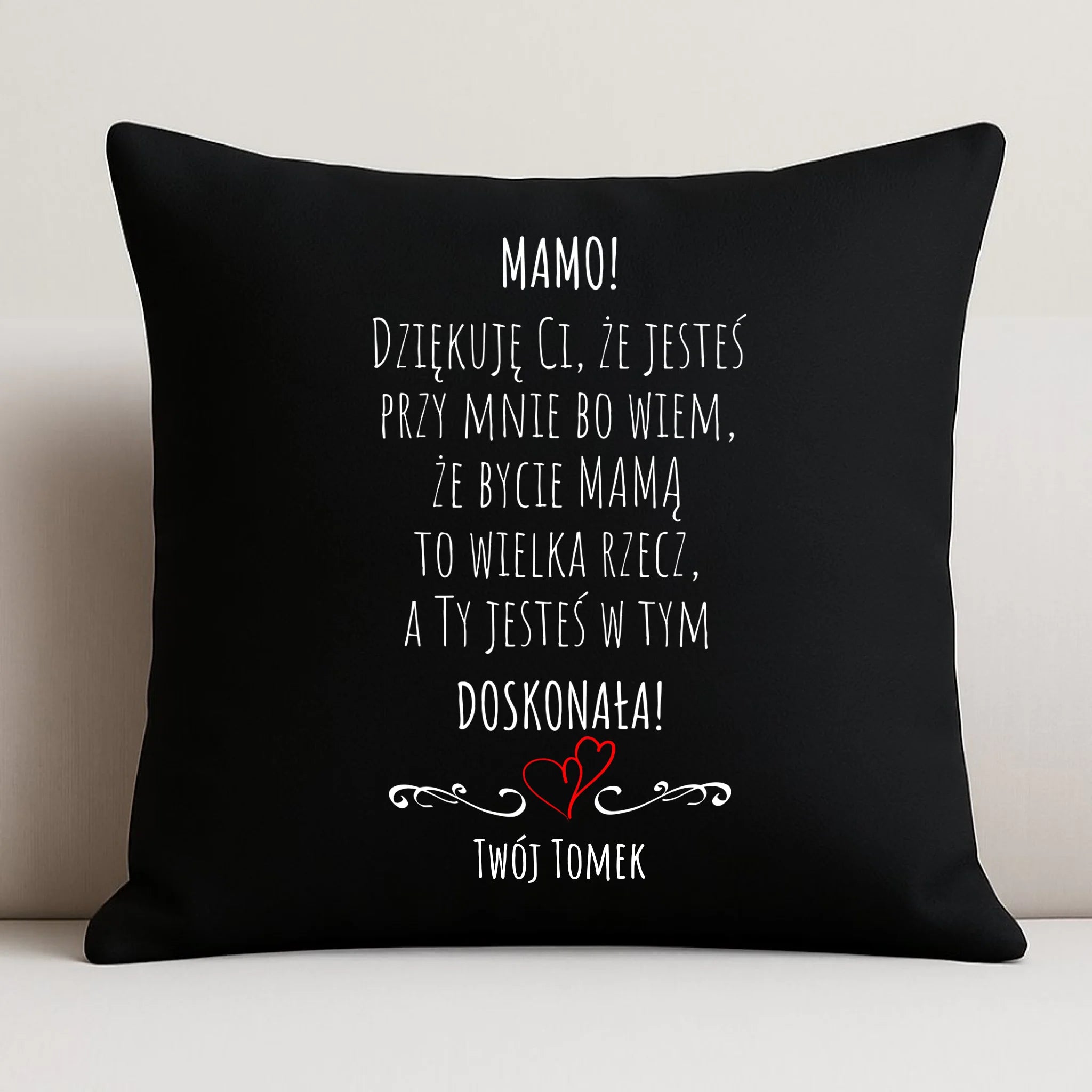 Poduszka dekoracyjna dla mamy z podziękowaniem - Mamo jesteś doskonała - personalizowana DM10 - StoryCups.pl