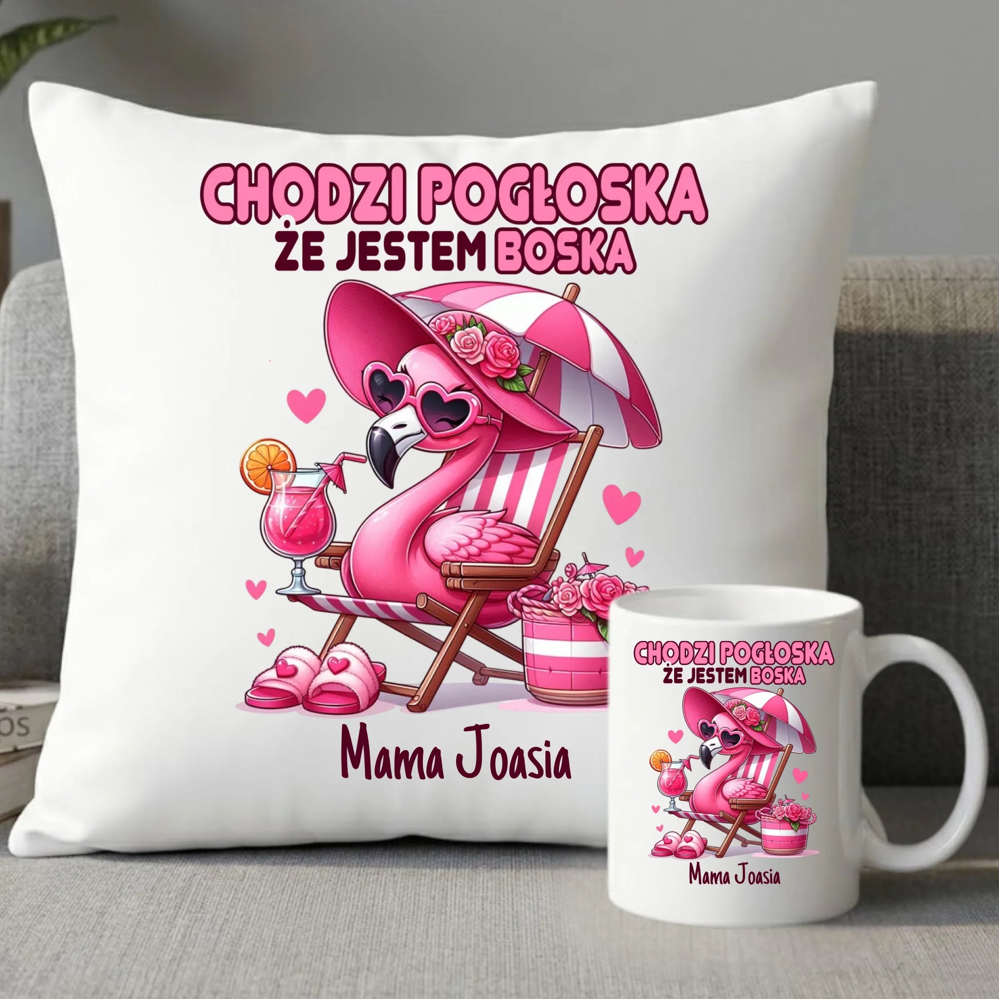Zestaw poduszka i kubek dla mamy - Chodzi pogłoska, że jestem boska - personalizowany DM14 - StoryCups.pl