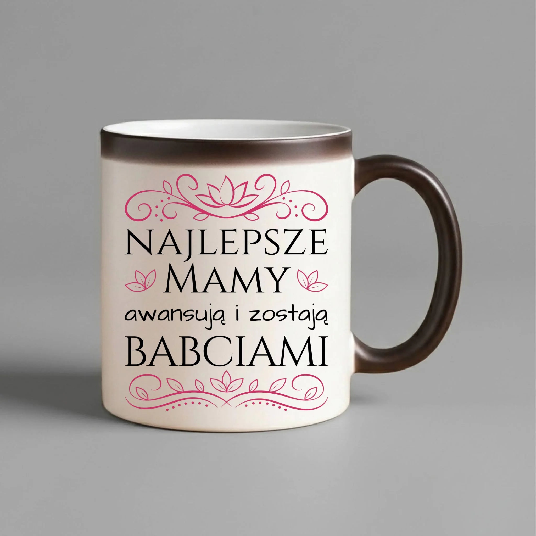 Kubek magiczny dla mamy - przyszłej babci - Najlepsze mamy awansują i zostają babciami DM26 - StoryCups.pl