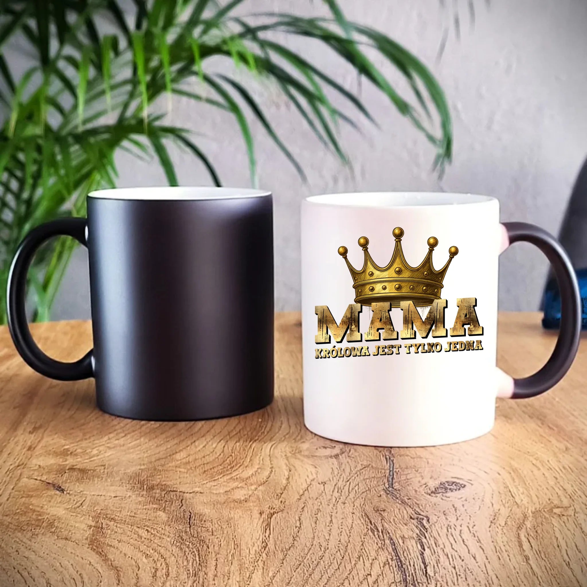Kubek magiczny dla mamy - Królowa jest tylko jedna DM33 - StoryCups.pl