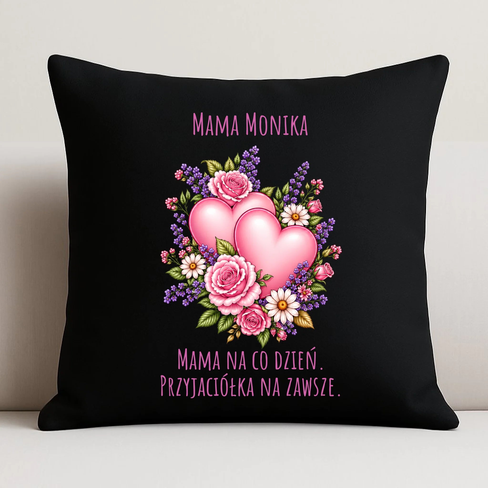 Poduszka dekoracyjna dla mamy - Bukiet z sercami przyjaciółka - personalizowana DM39 - StoryCups.pl