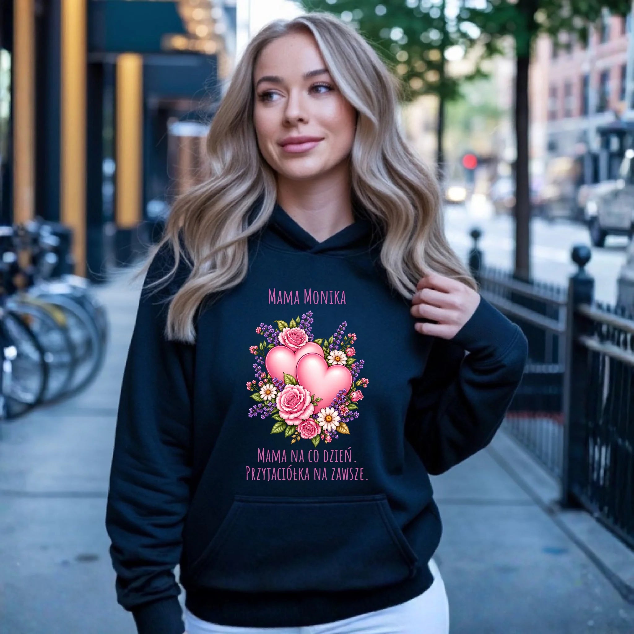 Bluza z kapturem dla mamy - Bukiet z sercami przyjaciółka - personalizowana DM39 - StoryCups.pl