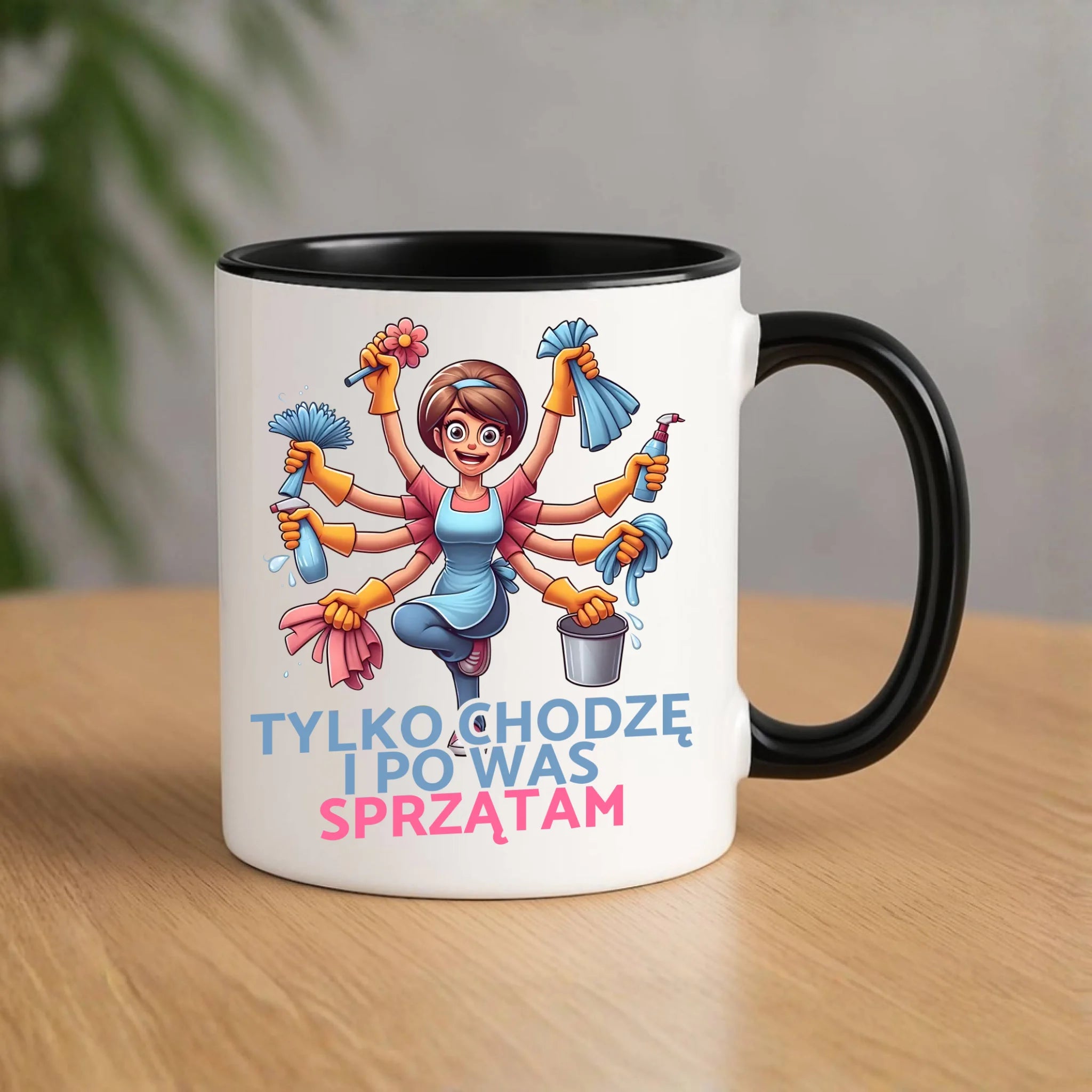 Kubek dla mamy - Tylko chodzę i po Was sprzątam DM42 - StoryCups.pl