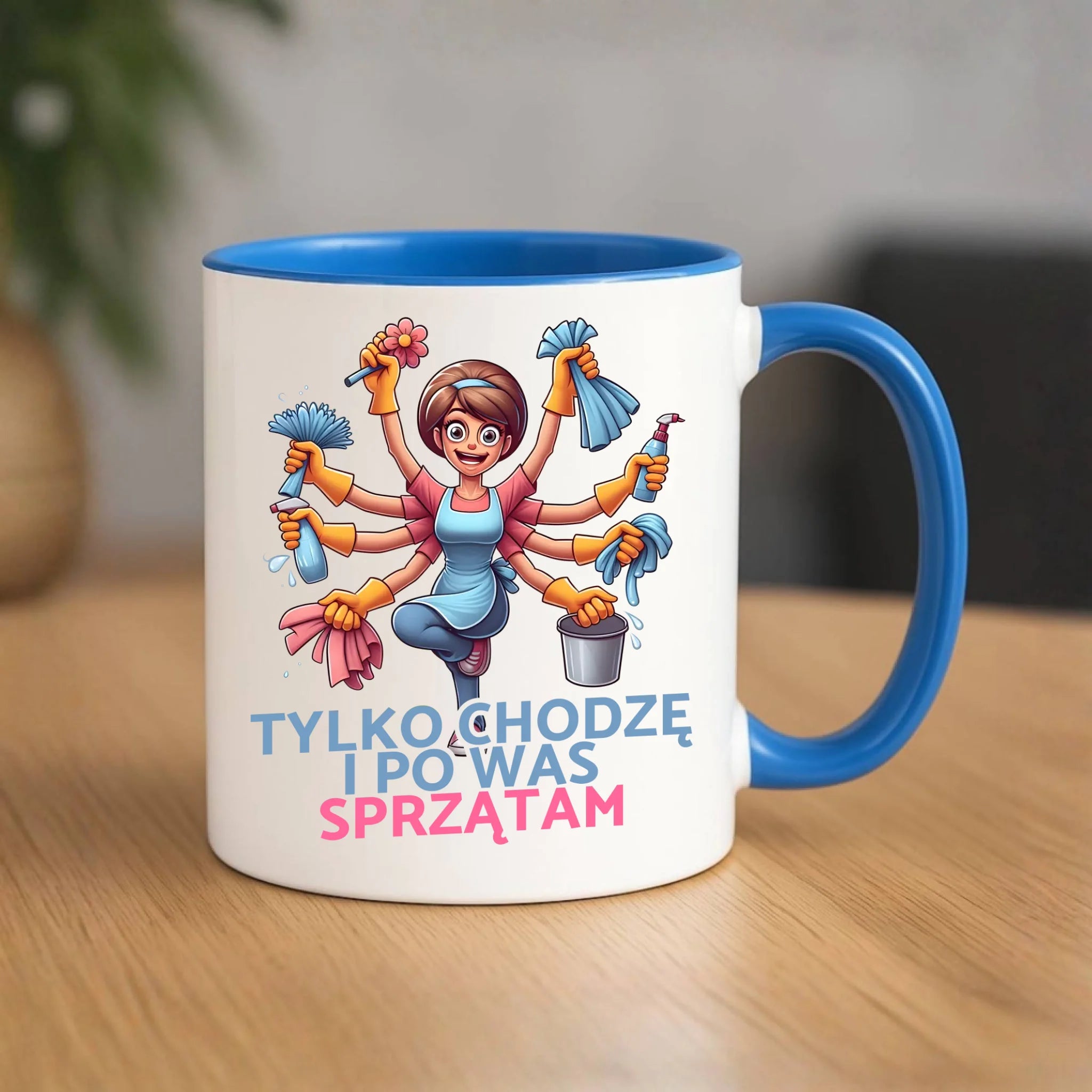 Kubek dla mamy - Tylko chodzę i po Was sprzątam DM42 - StoryCups.pl