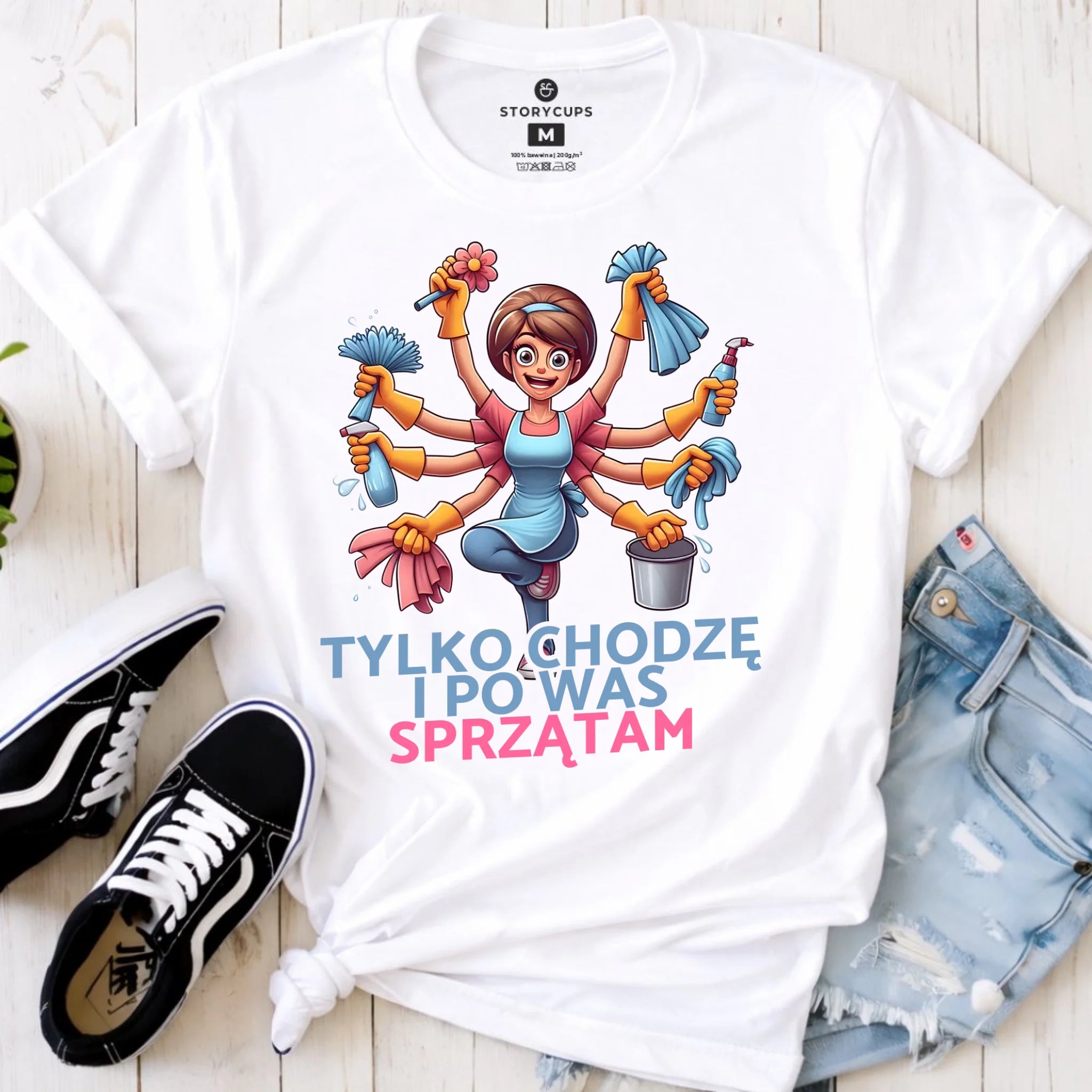 Koszulka dla mamy - Tylko chodzę i po Was sprzątam DM42 - StoryCups.pl