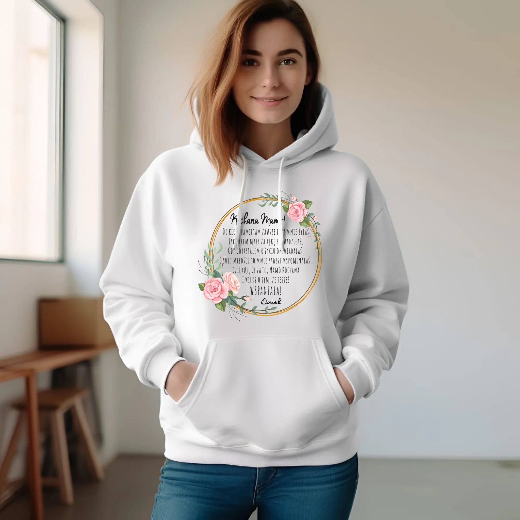 Bluza z kapturem dla mamy od syna - Kochana Mamo jesteś wspaniała - personalizowana DM44 - StoryCups.pl