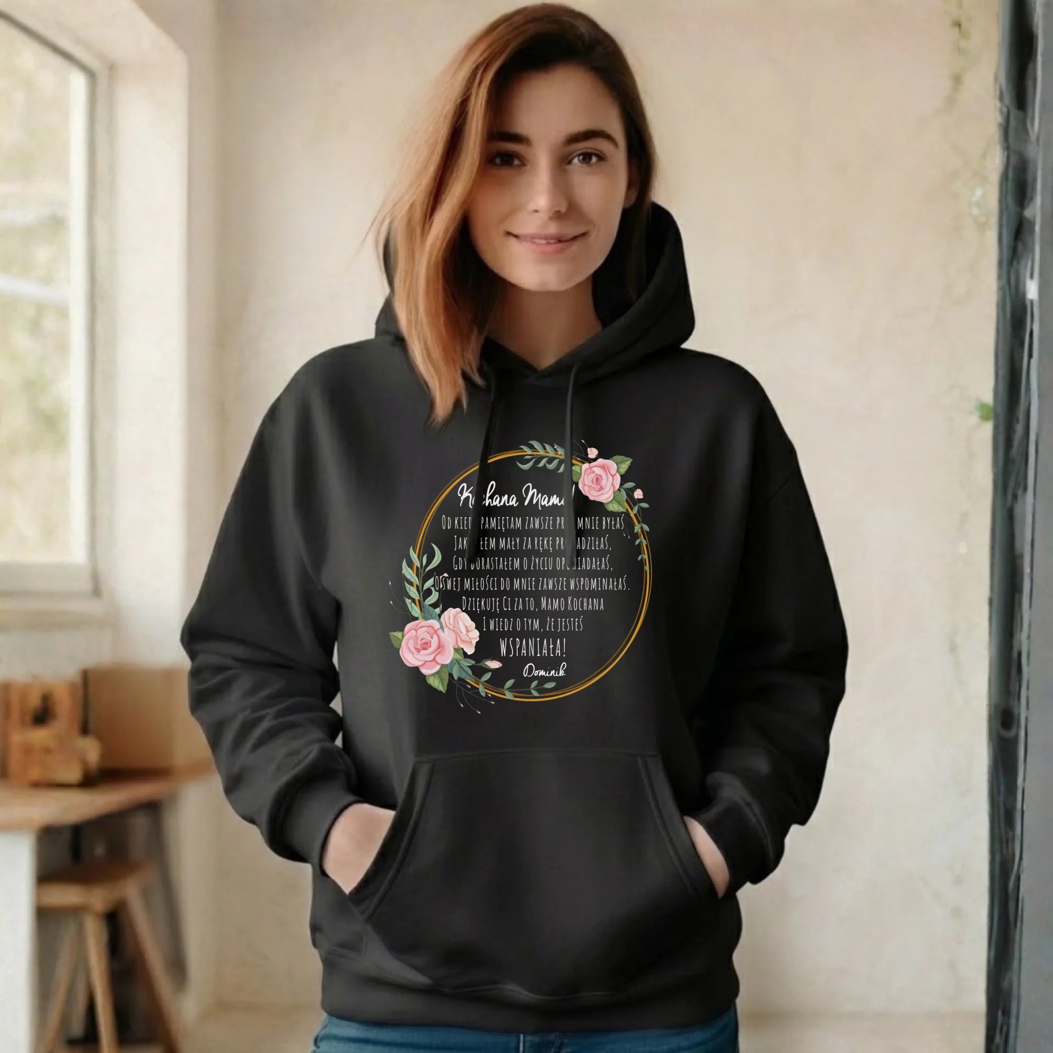 Bluza z kapturem dla mamy od syna - Kochana Mamo jesteś wspaniała - personalizowana DM44 - StoryCups.pl