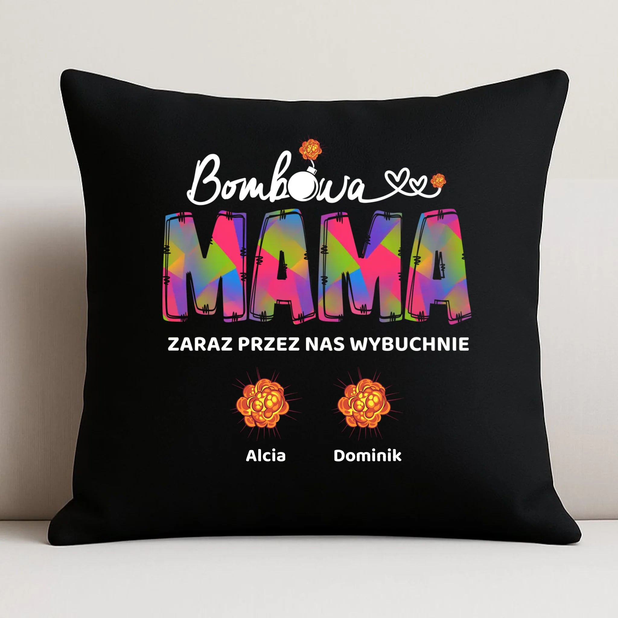 Poduszka dekoracyjna dla mamy z imionami dzieci - Bombowa mama - personalizowana DM53 - StoryCups.pl