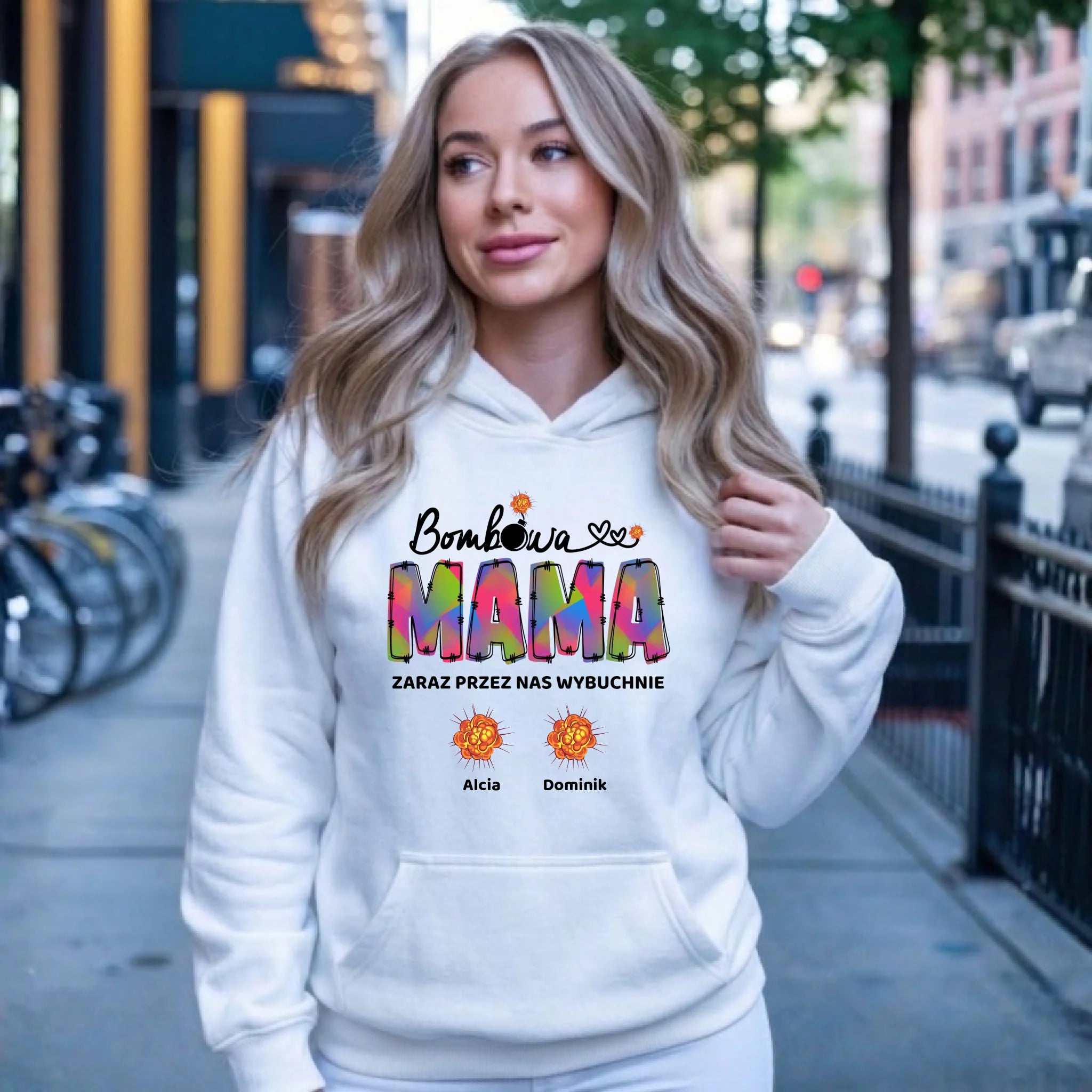 Bluza z kapturem dla mamy z imionami dzieci - Bombowa mama - personalizowana DM53 - StoryCups.pl