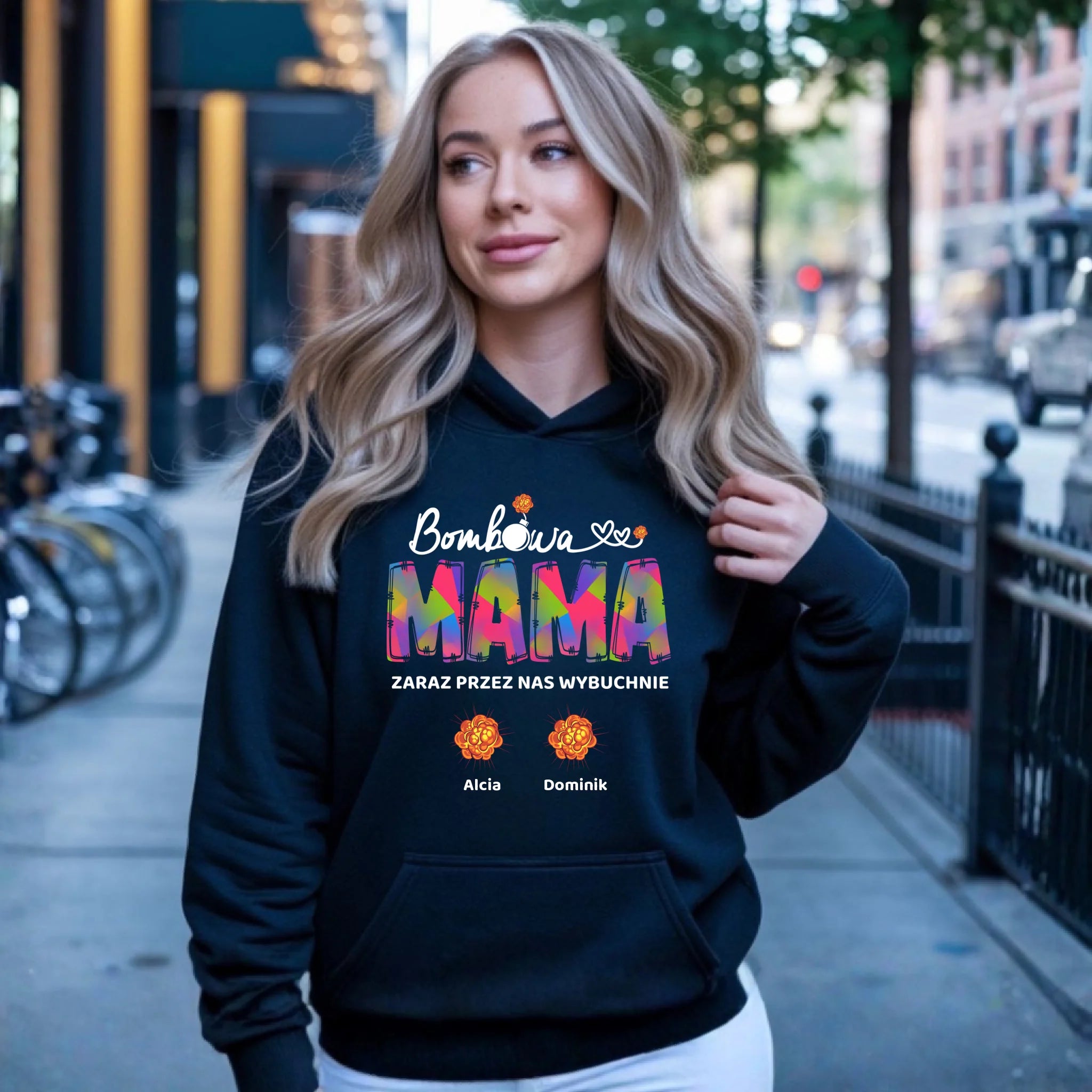 Bluza z kapturem dla mamy z imionami dzieci - Bombowa mama - personalizowana DM53 - StoryCups.pl