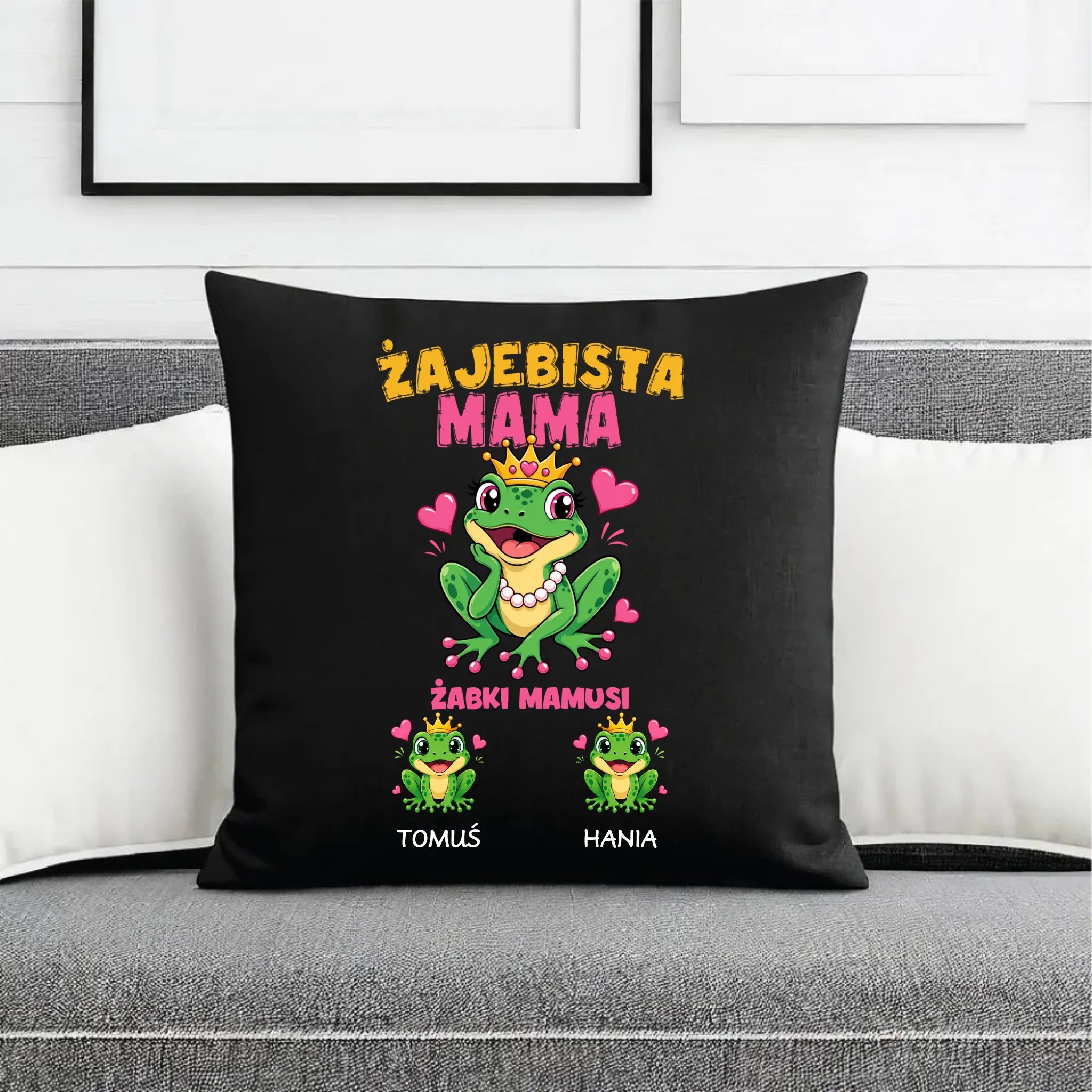 Poduszka dekoracyjna dla mamy z imionami dzieci - Żabki Mamusi - personalizowana DM54 - StoryCups.pl