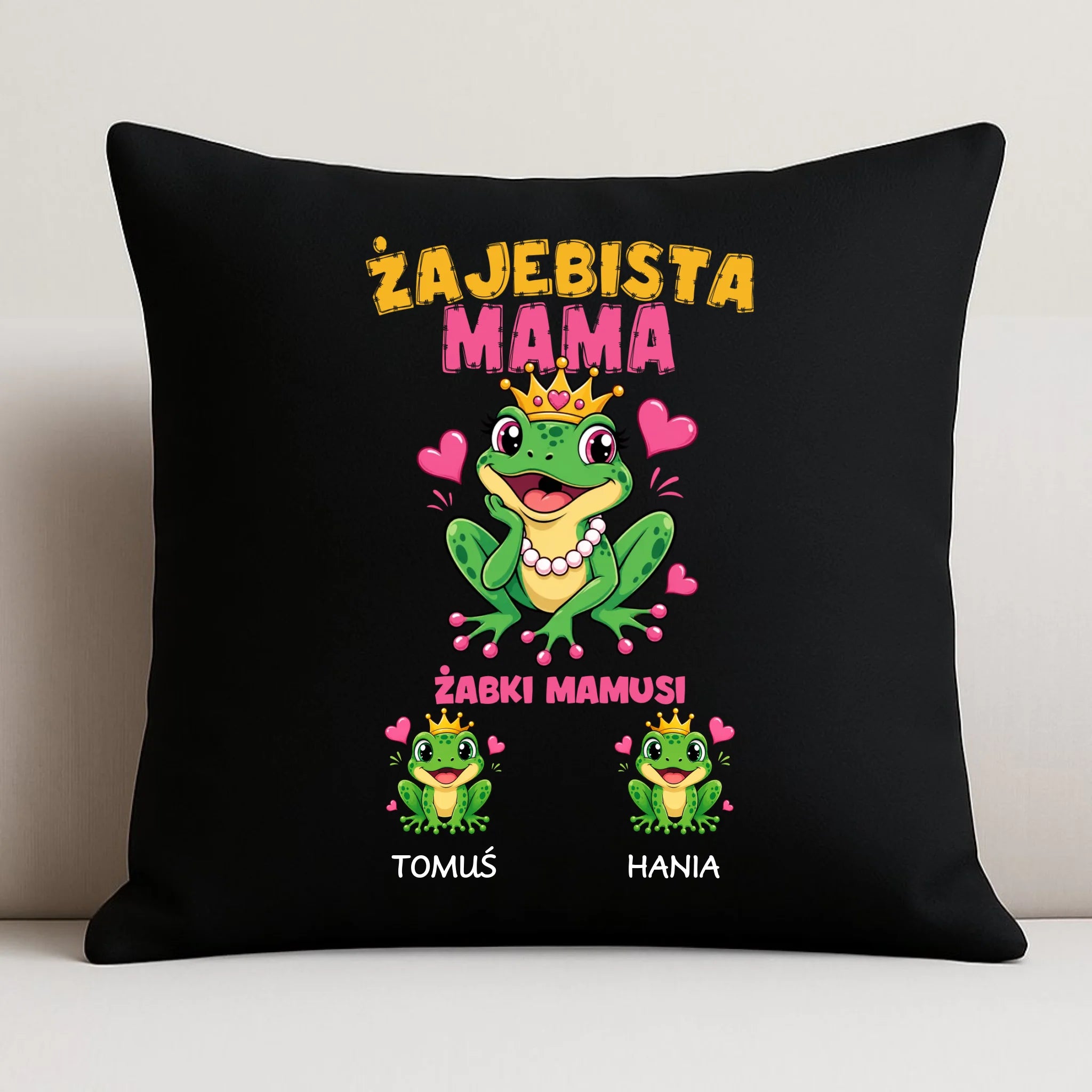 Poduszka dekoracyjna dla mamy z imionami dzieci - Żabki Mamusi - personalizowana DM54 - StoryCups.pl