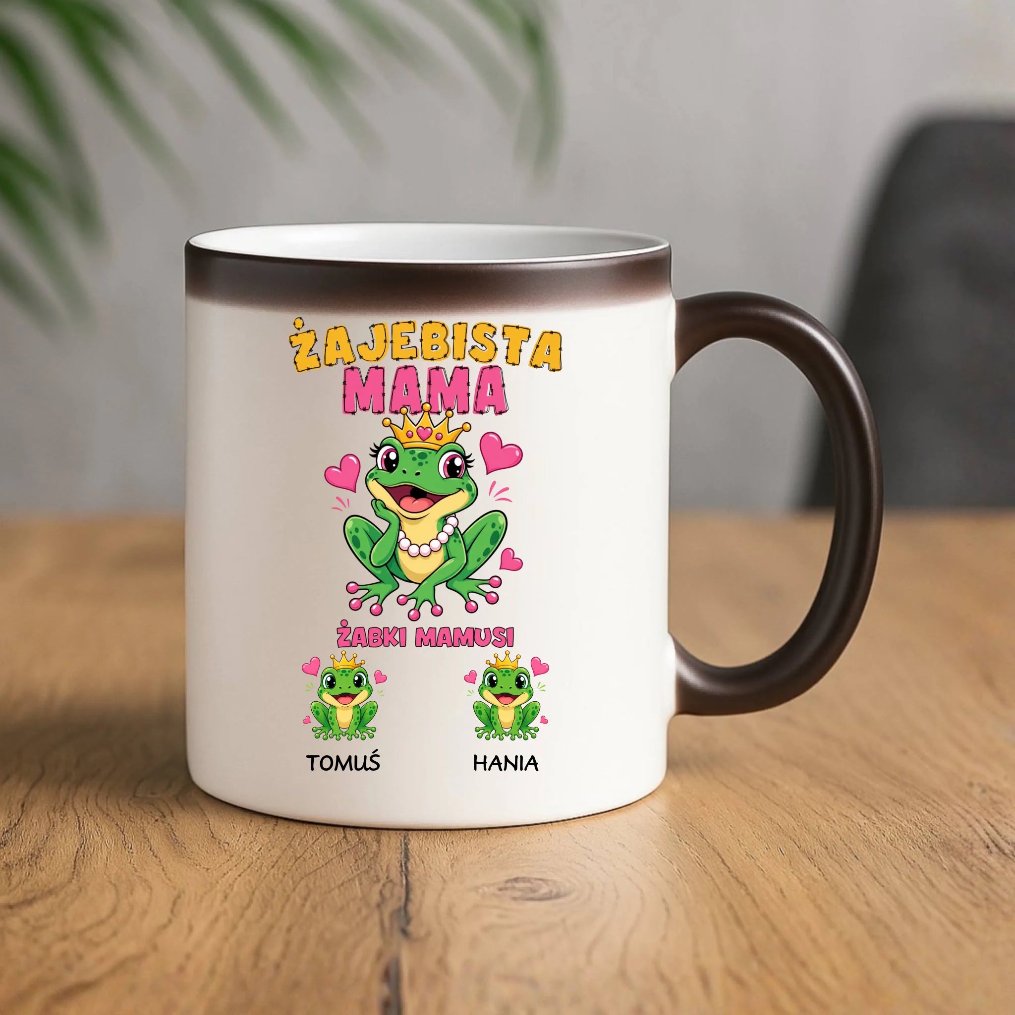 Kubek magiczny dla mamy z imionami dzieci - Żabki Mamusi - personalizowany DM54 - StoryCups.pl