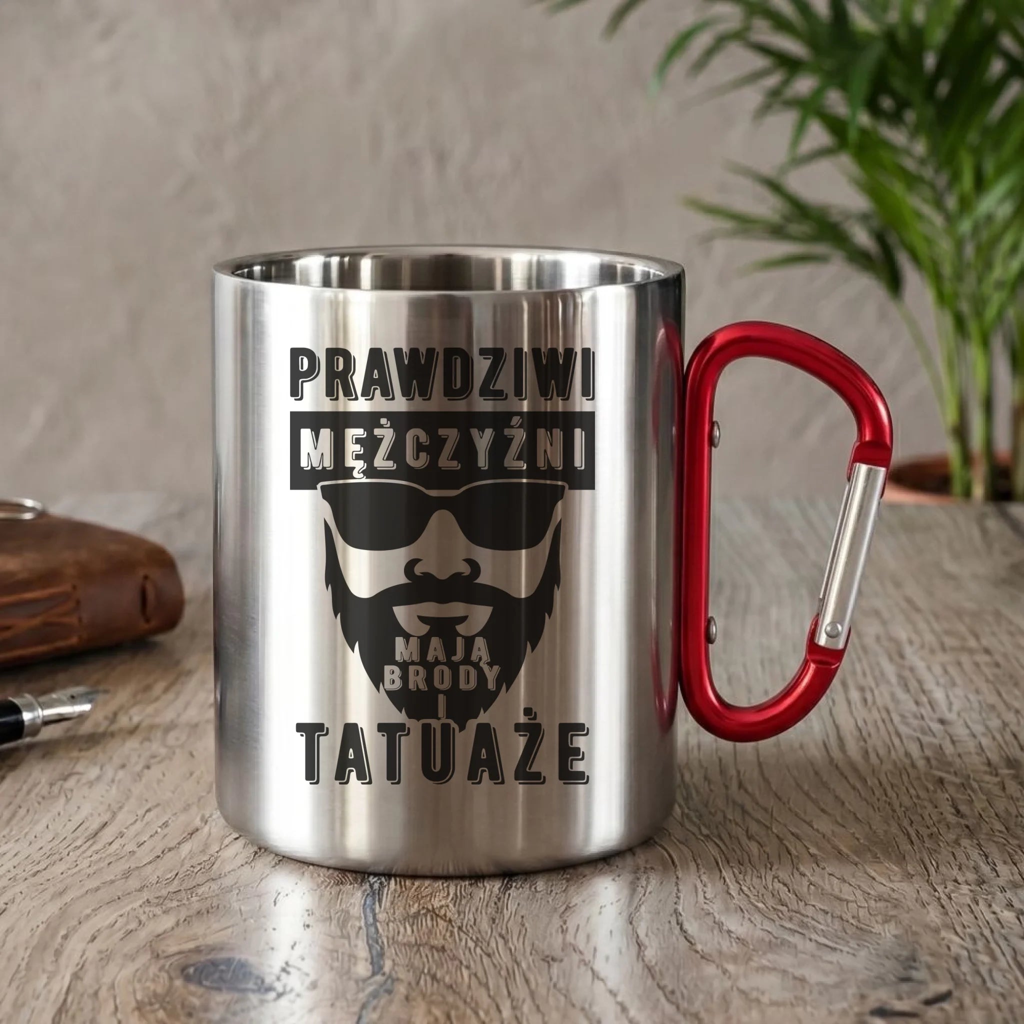 Kubek metalowy - Prezent dla faceta - Prawdziwi mężczyźni mają brody i tatuaże DCH22 - StoryCups.pl
