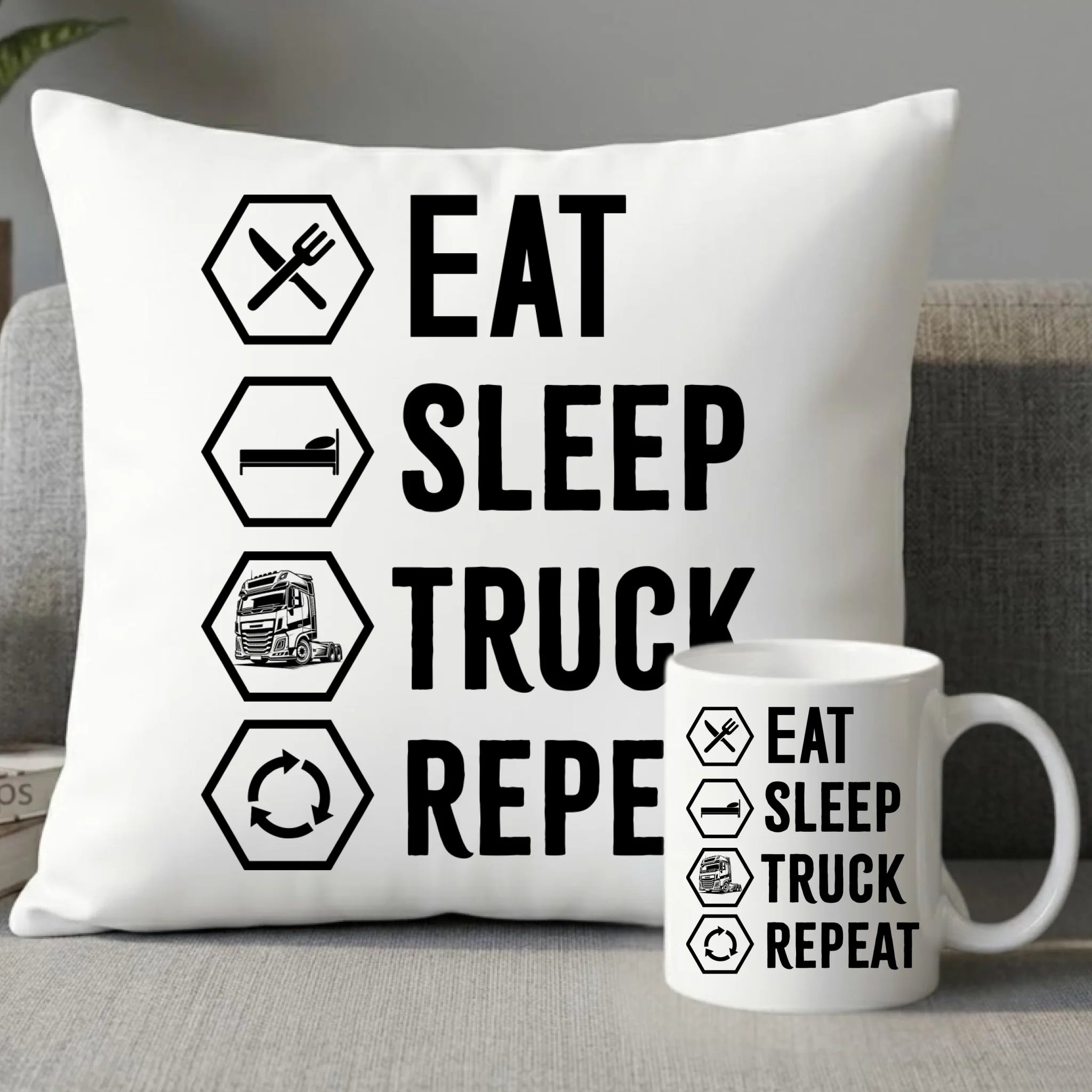 Zestaw poduszka i kubek dla kierowcy ciężarówki - Eat Sleep Truck Repeat ZKT05 - StoryCups.pl