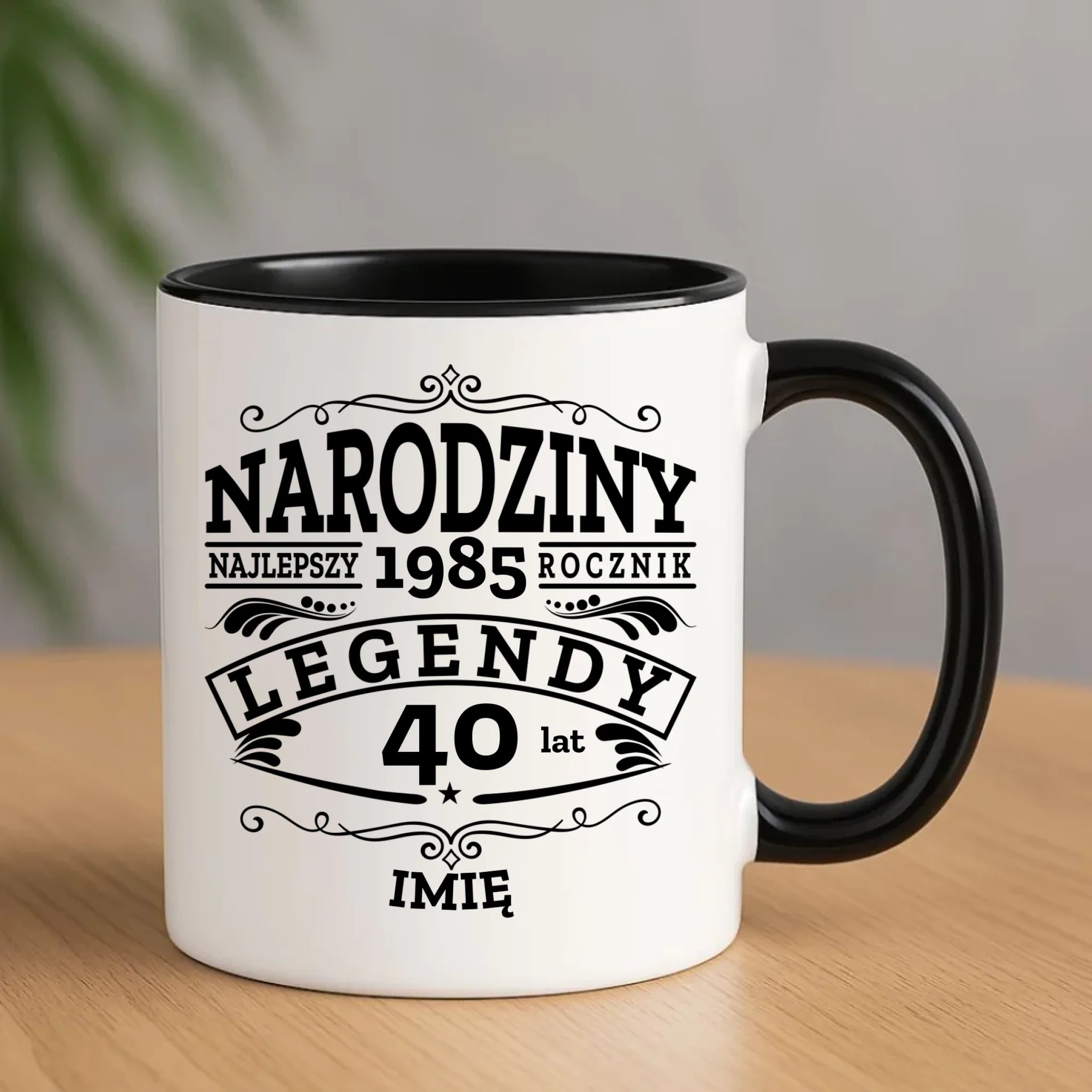 Urodzinowy czarny kubek z nadrukiem prezent na URODZINY