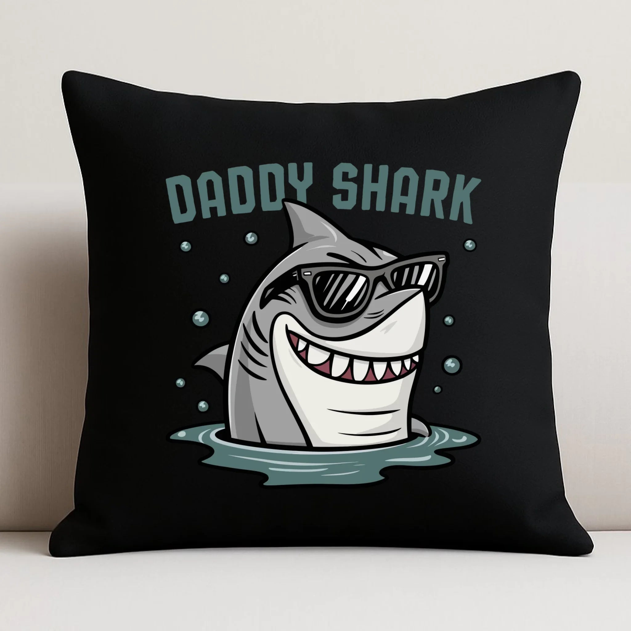 Poduszka dekoracyjna dla taty - Daddy shark DT15 - StoryCups.pl