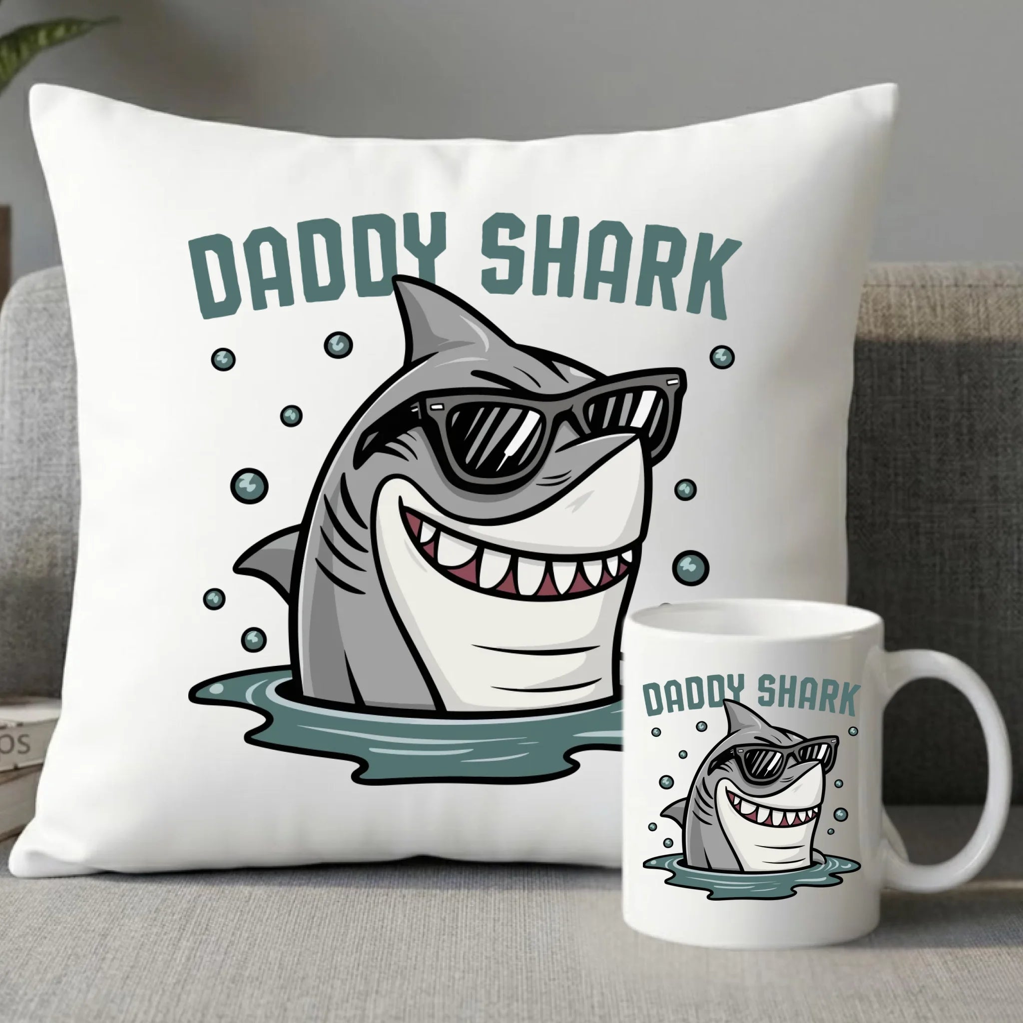 Zestaw poduszka i kubek dla taty - Daddy shark DT15 - StoryCups.pl