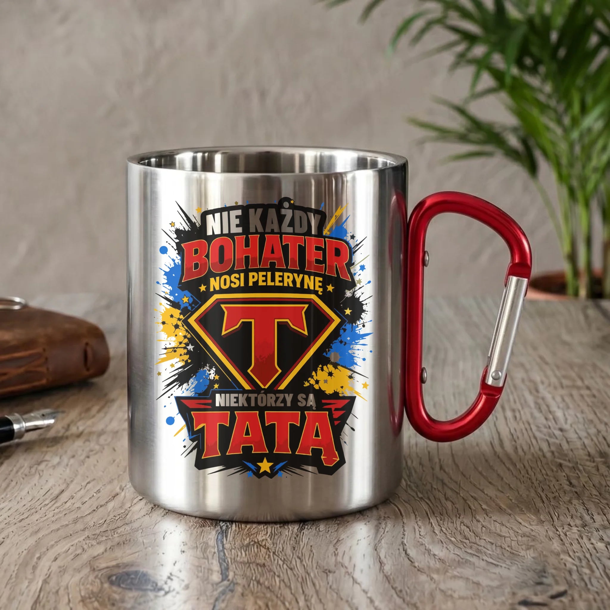 Kubek turystyczny dla taty - Nie każdy bohater nosi pelerynę DT29 - StoryCups.pl