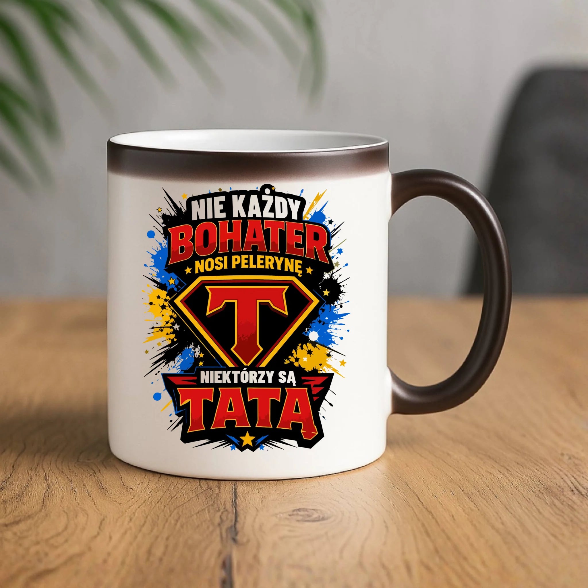 Kubek magiczny dla taty - Nie każdy bohater nosi pelerynę DT29 - StoryCups.pl