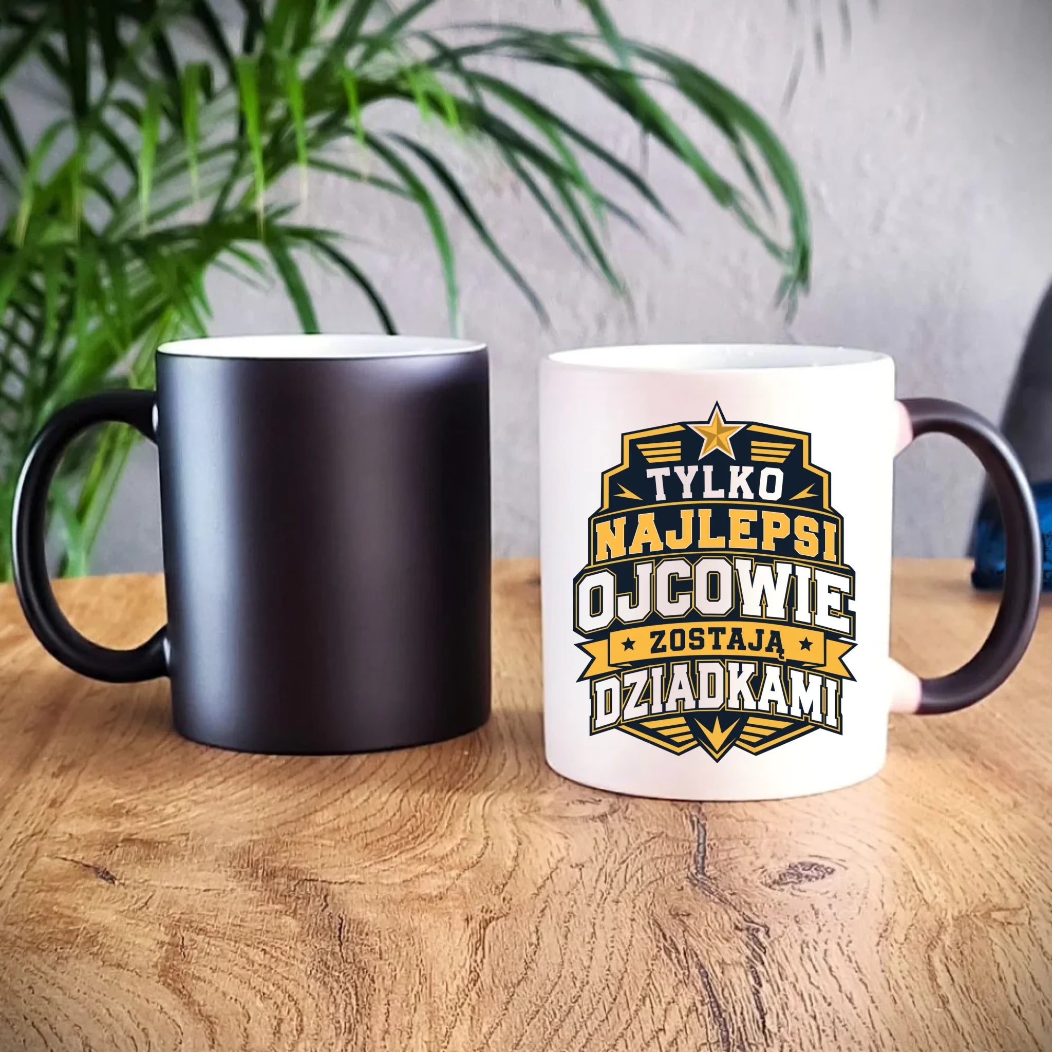 Kubek magiczny dla taty przyszłego dziadka - Tylko najlepsi ojcowie zostają dziadkami DT39 - StoryCups.pl