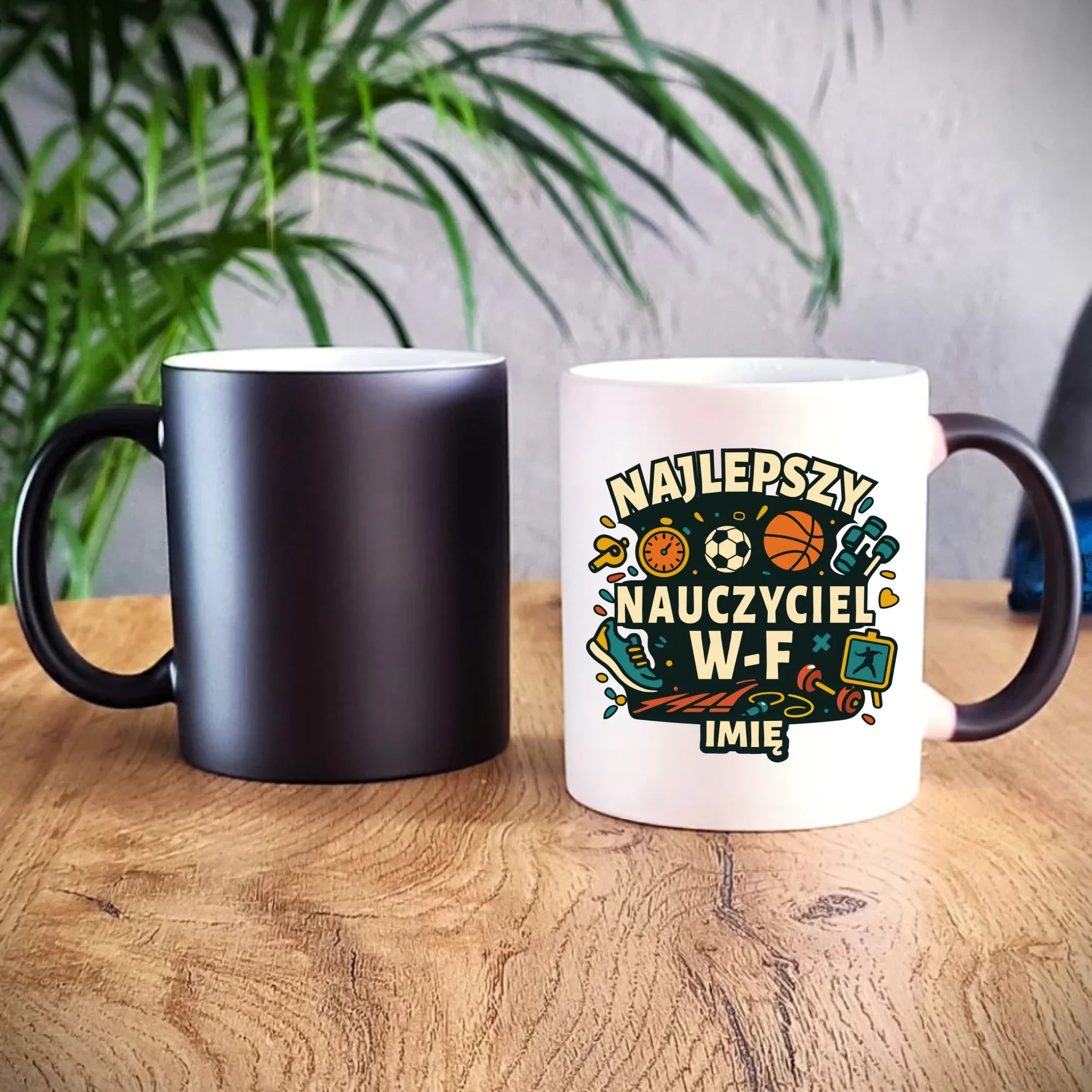 Kubek magiczny dla nauczyciela wychowania fizycznego W-F - personalizowany N50 - StoryCups.pl