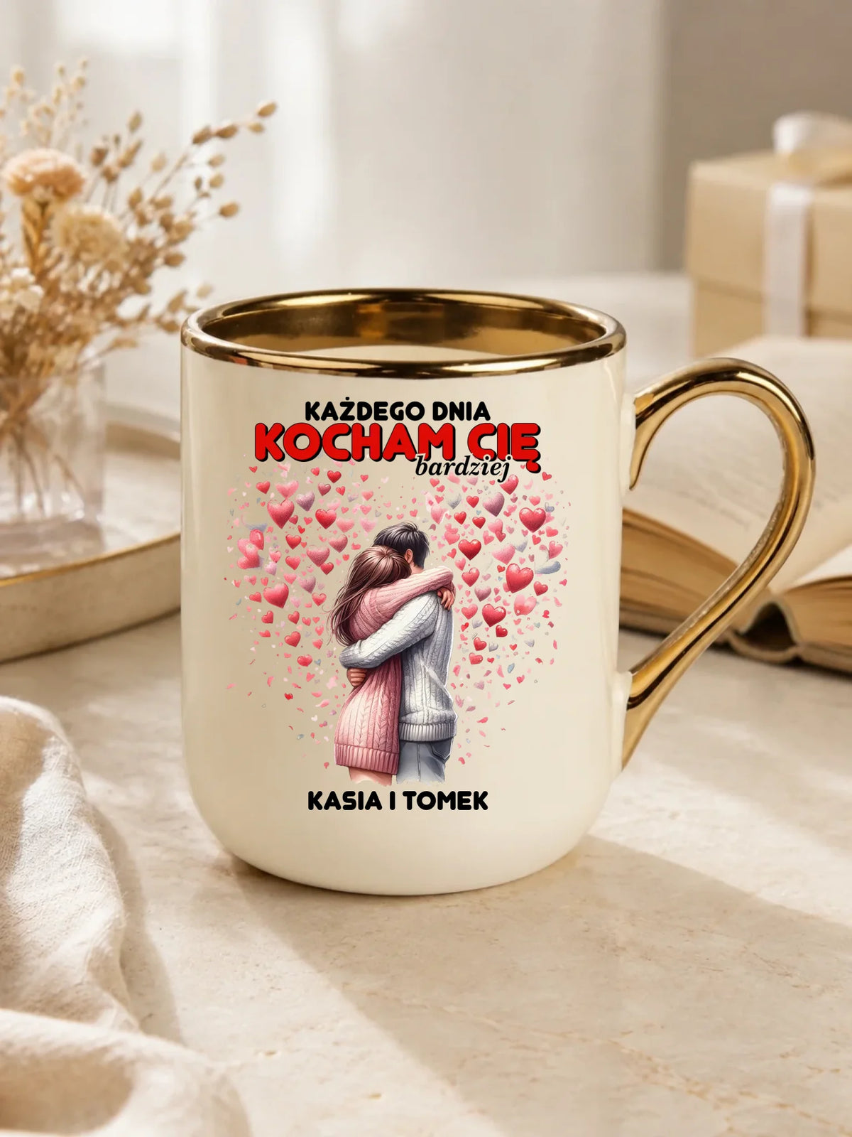 Kubek elegant dla par - Każdego dnia kocham Cię bardziej - personalizowany W09