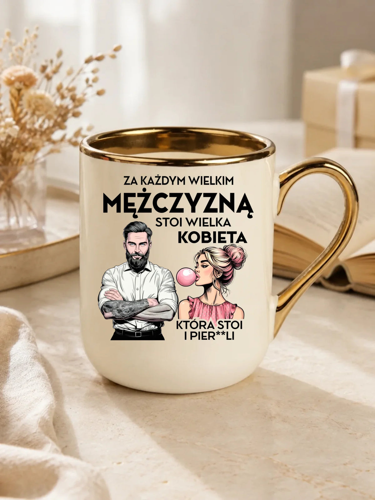 Kubek elegant - Prezent dla niego - Za każdym wielkim mężczyzną stoi wielka kobieta DCH27