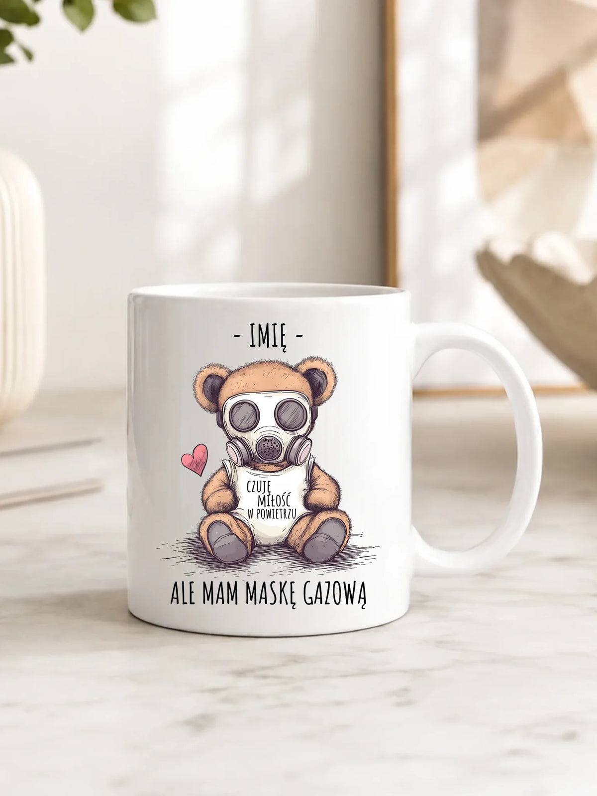 Kubek - Miś w masce gazowej - Czuję miłość w powietrzu - personalizowany W38