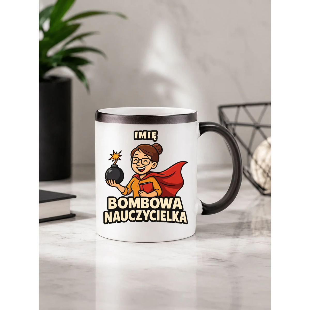 Bombowa nauczycielka | Kubek magiczny z imieniem na prezent N25
