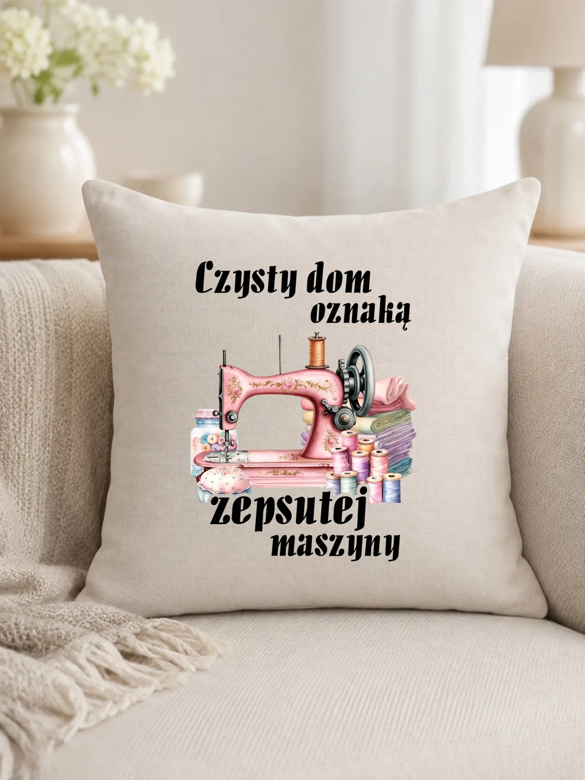 Poduszka szyciowa dla krawcowej - Czysty dom oznaką zepsutej maszyny HS15