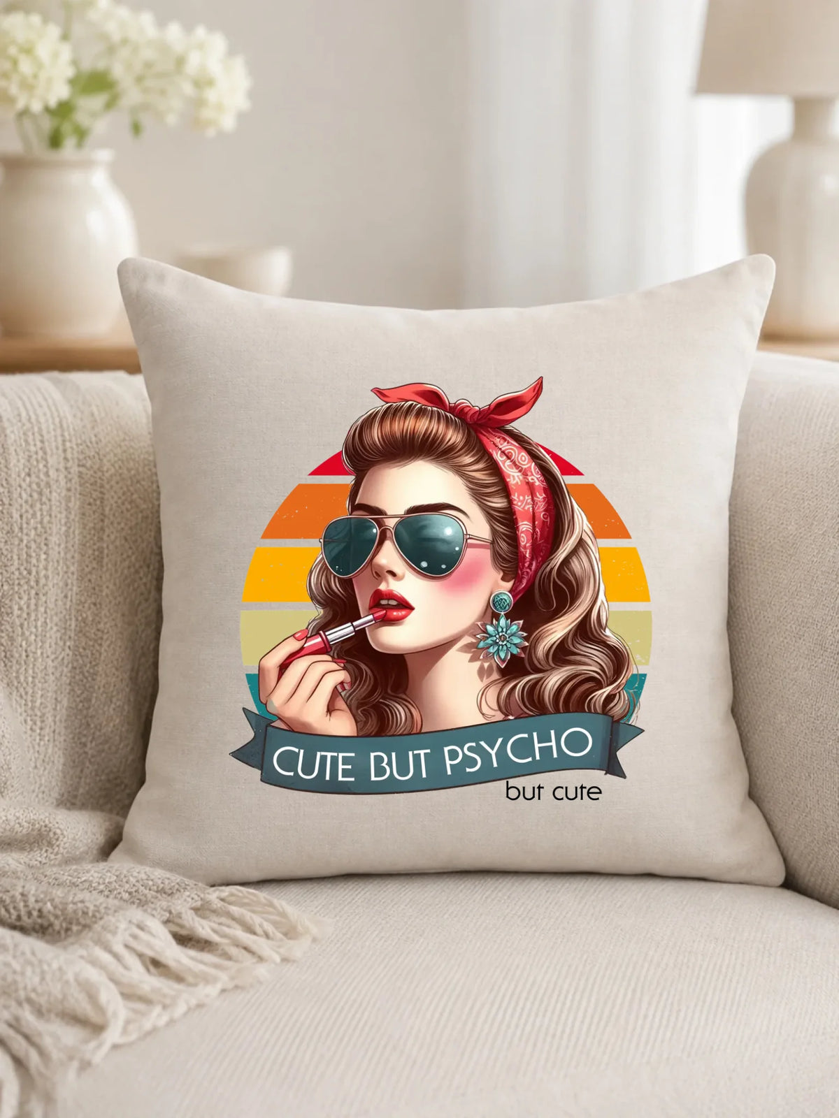 Poduszka – Cute but psycho - w stylu retro DZ09