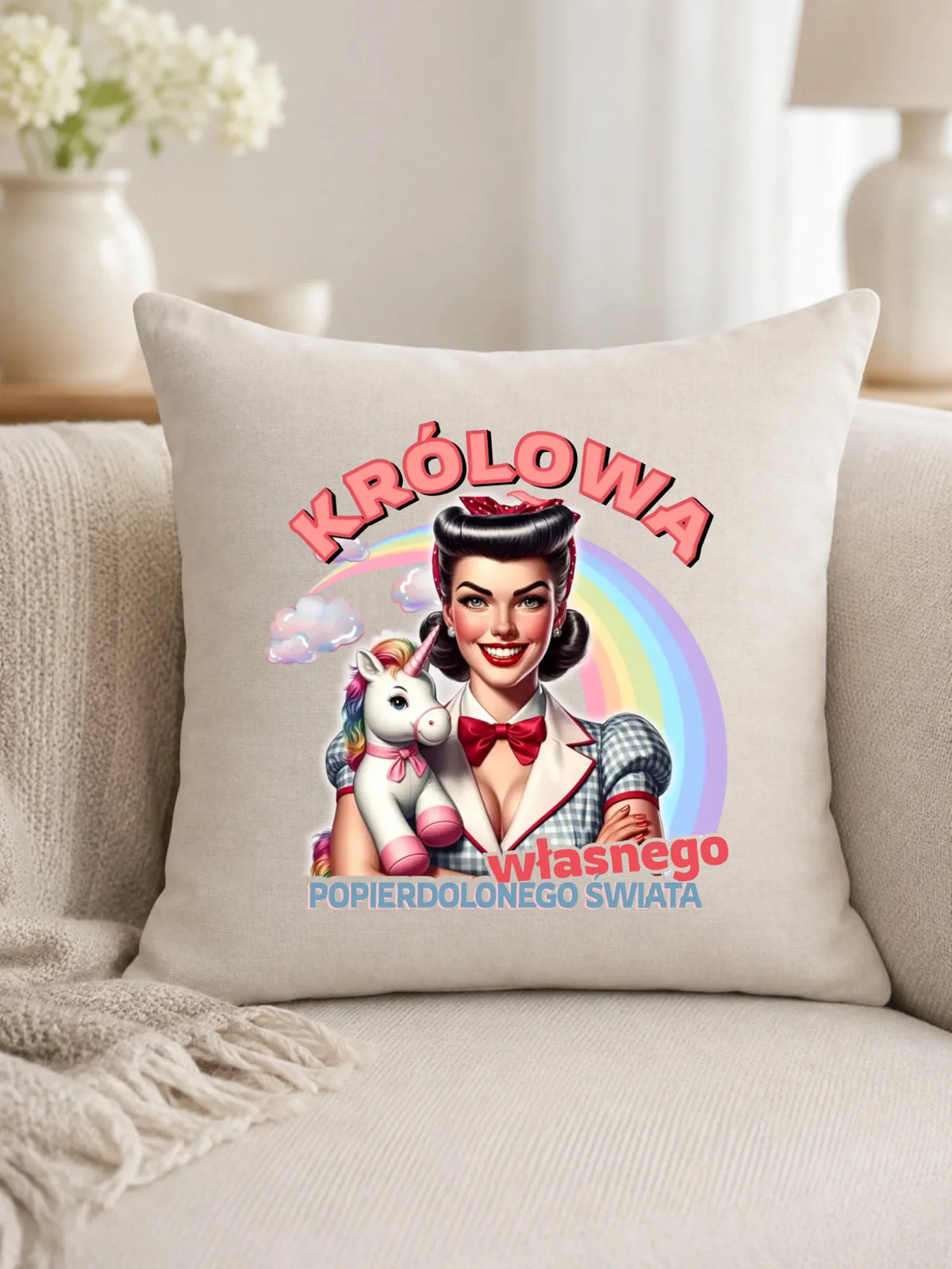 Śmieszna poduszka retro – Królowa własnego popierd*onego świata - bez cenzury DZ08