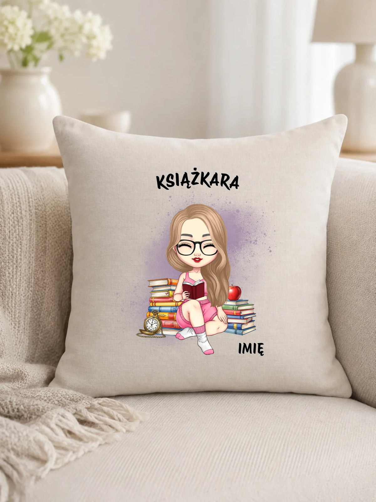Poduszka - Książkara - Prezent dla miłośniczki czytania książek - personalizowana DZ04
