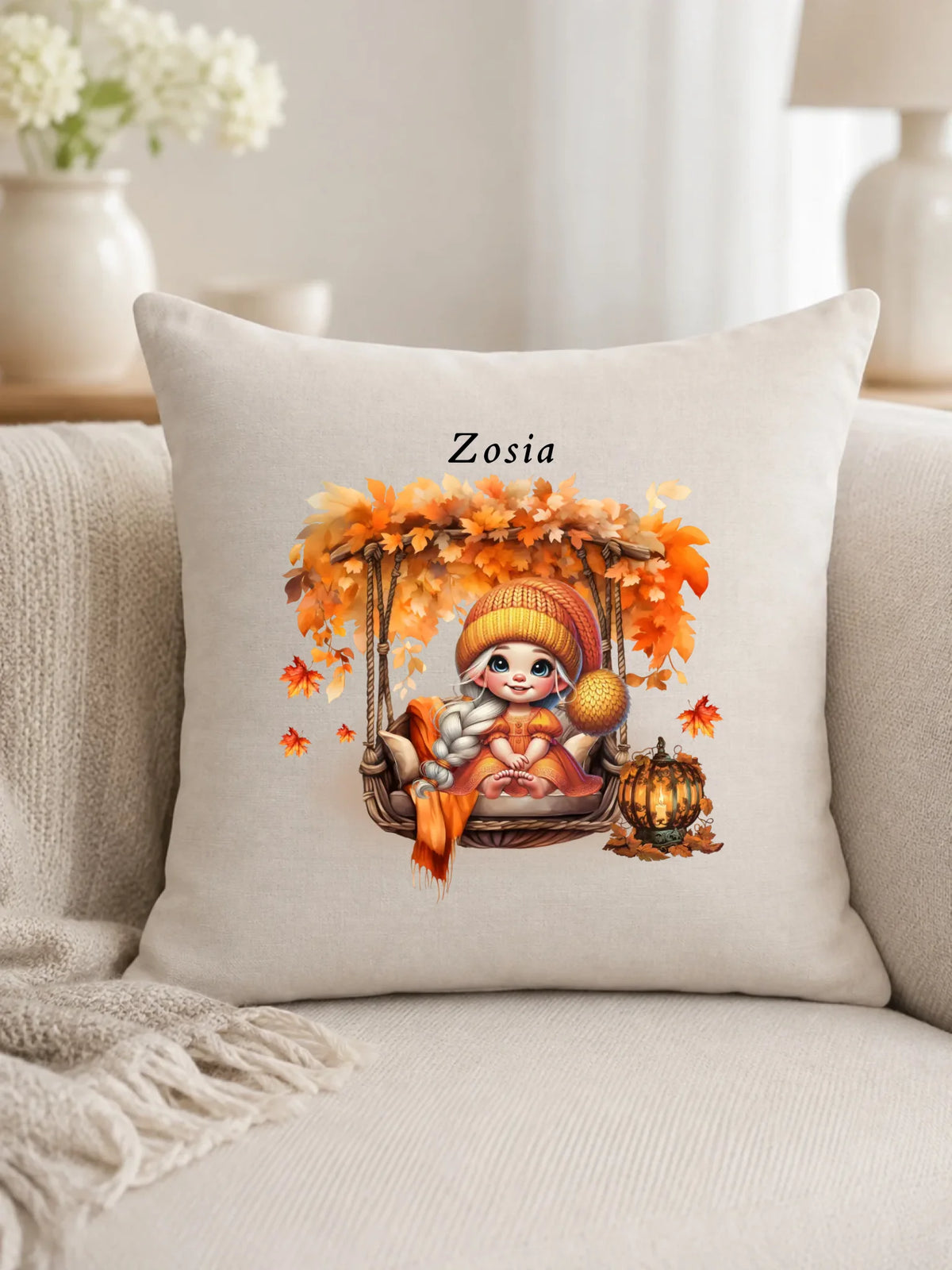 Poduszka jesieniara - Dziewczynka z liśćmi - personalizowana JS17