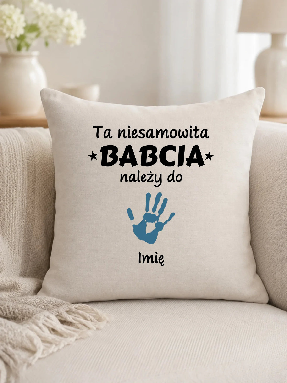 Poduszka dla babci - Babcia należy do wnuków 1–6 imion – personalizowana B33