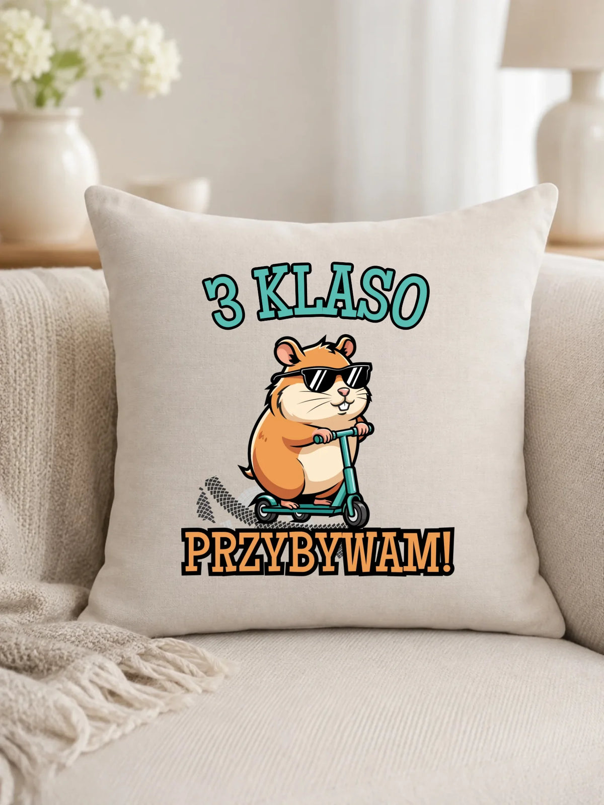 Poduszka na powrót do szkoły Przybywam personalizuj klasę SZ07