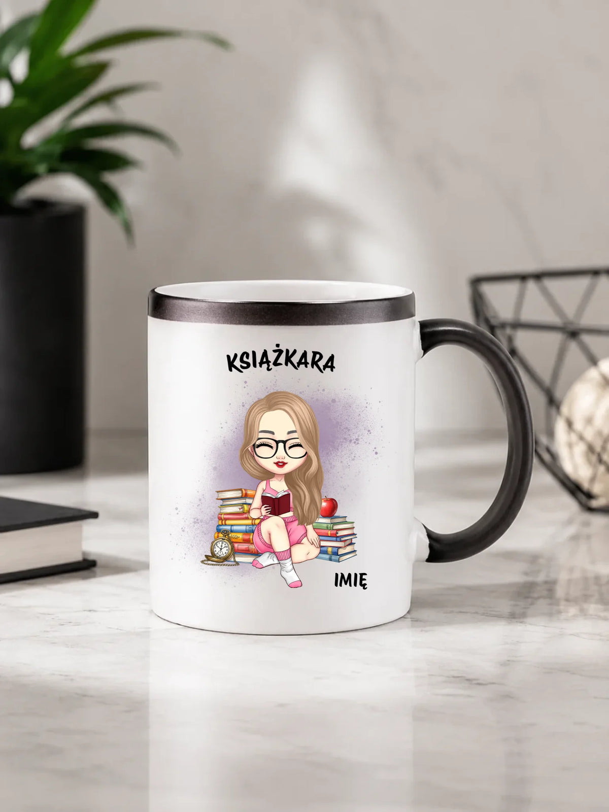 Kubek magiczny - Książkara - Prezent dla miłośniczki czytania książek - personalizowany DZ04