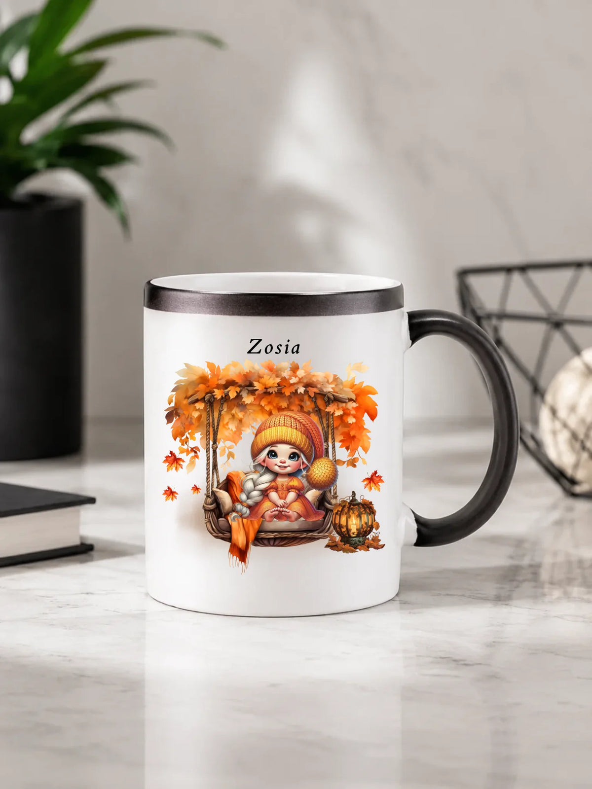 Kubek magiczny jesieniara - Dziewczynka z liśćmi - personalizowany JS17