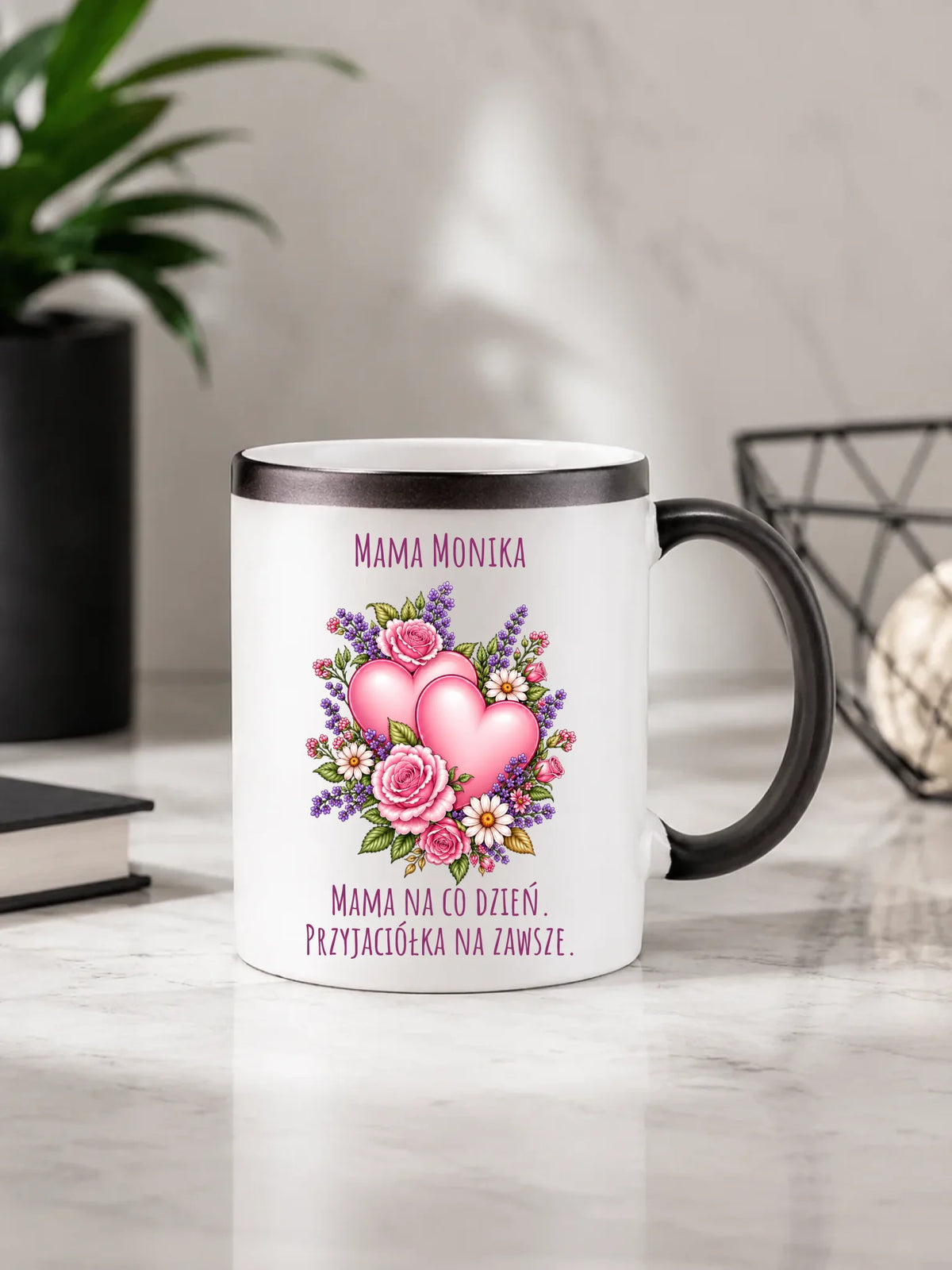 Kubek magiczny dla mamy - Bukiet z sercami przyjaciółka - personalizowany DM39
