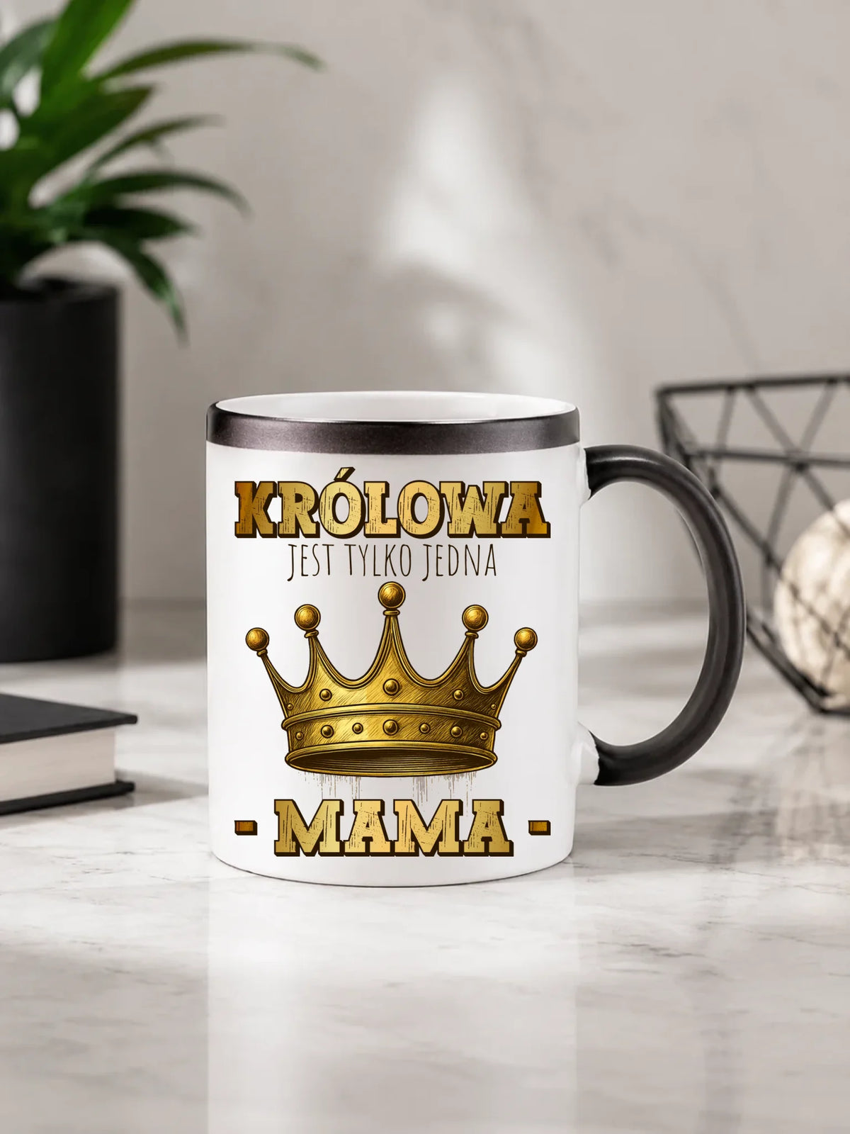 Kubek magiczny dla mamy - Królowa jest tylko jedna Mama DM13